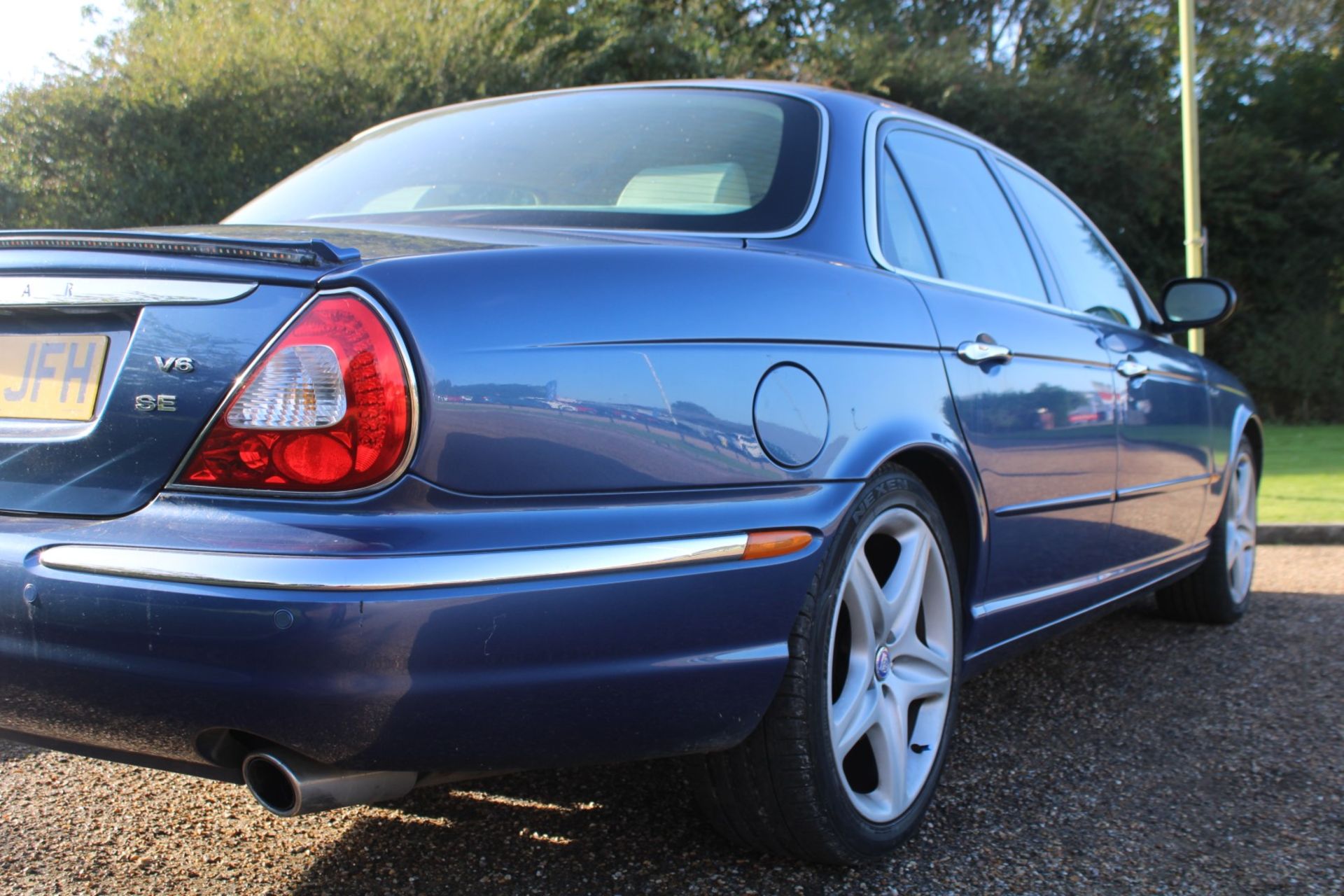 54 04 Jaguar XJ6 V6 SE Auto - Image 22 of 29