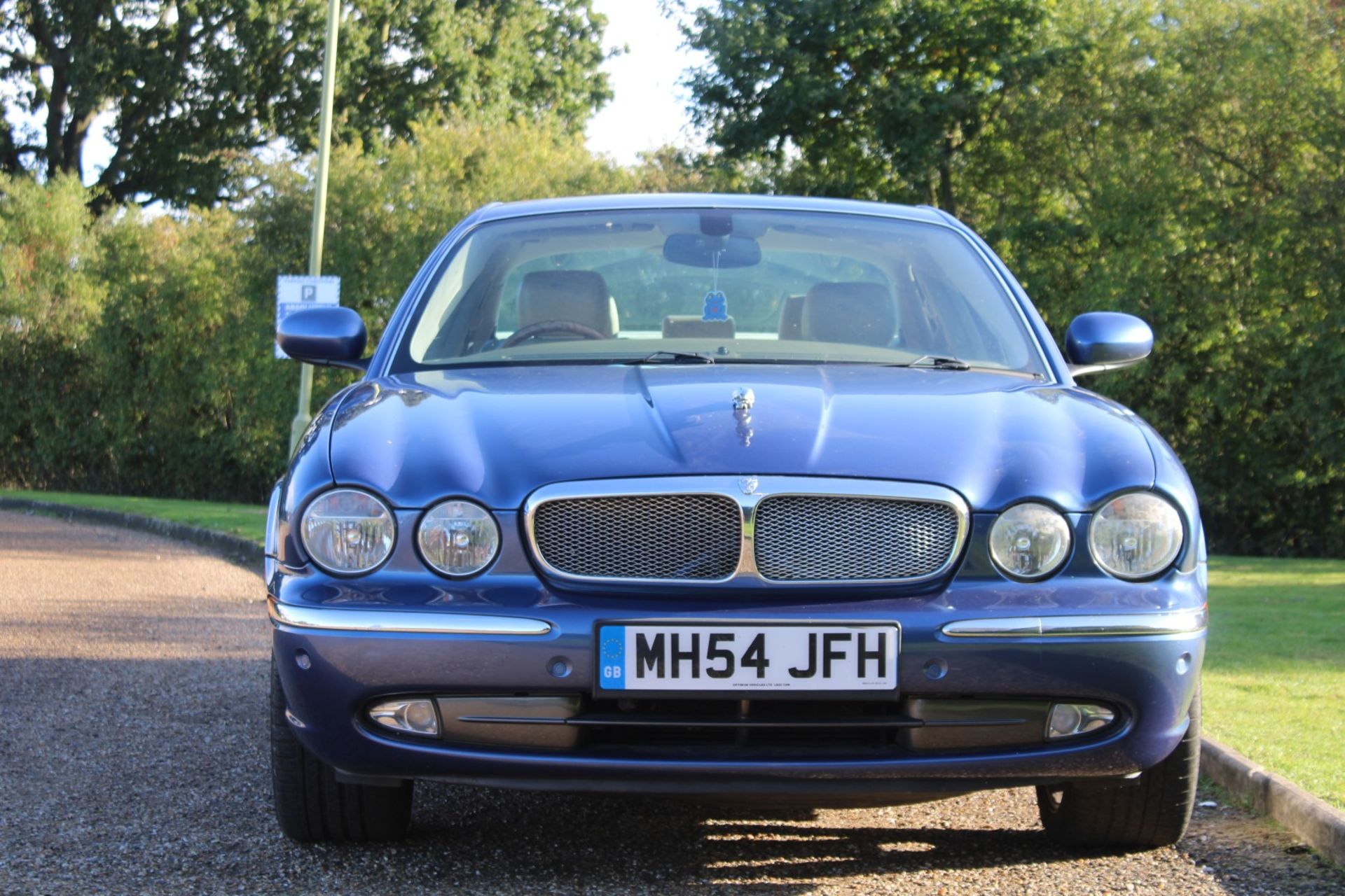 54 04 Jaguar XJ6 V6 SE Auto - Image 3 of 29