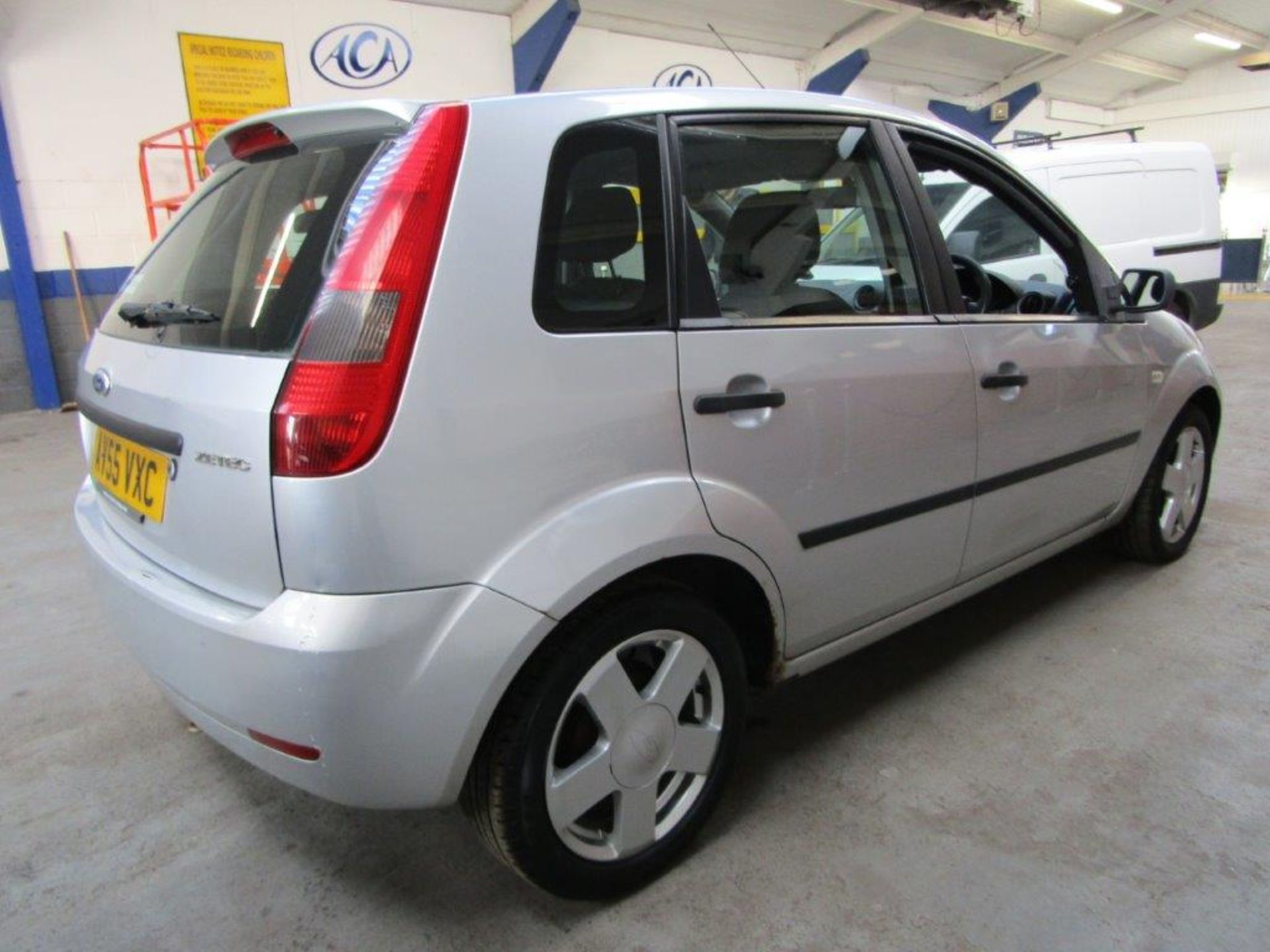 55 05 Ford Fiesta Zetec Climate - Image 6 of 18