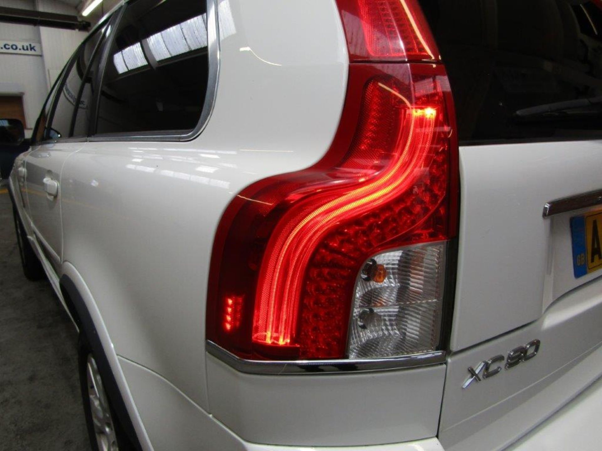 62 12 Volvo XC90 SE Lux AWD - Image 3 of 26