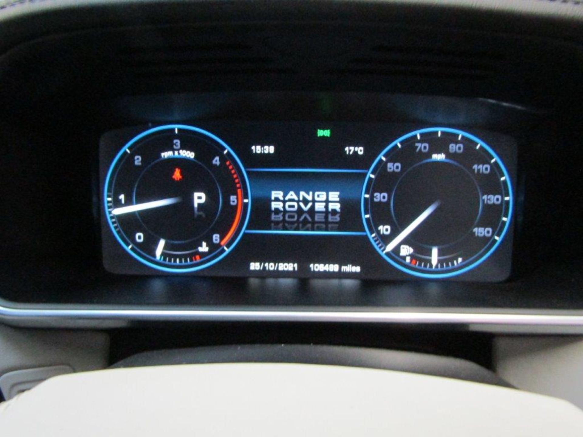 62 13 Range Rover Vogue TDV6 Auto - Image 32 of 46