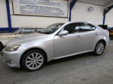 06 06 Lexus IS 220D Se