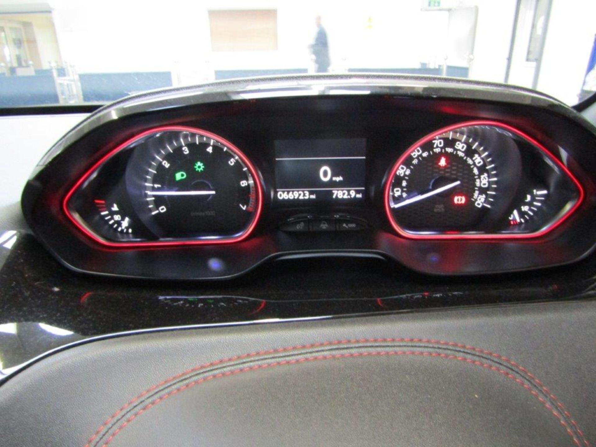 14 14 Peugeot 208 GTi - Image 11 of 25