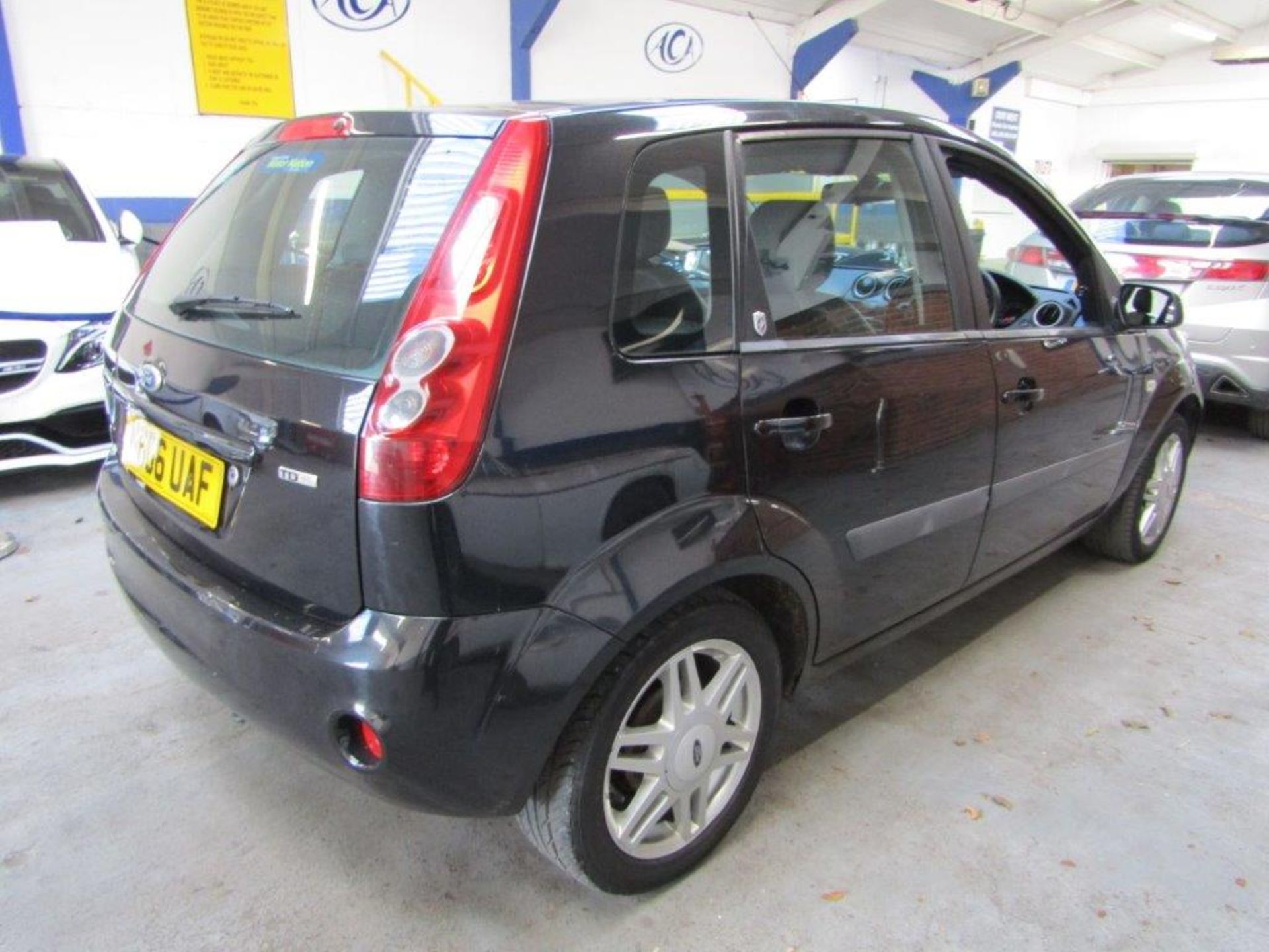 06 06 Ford Fiesta Ghia TDCI - Image 9 of 18