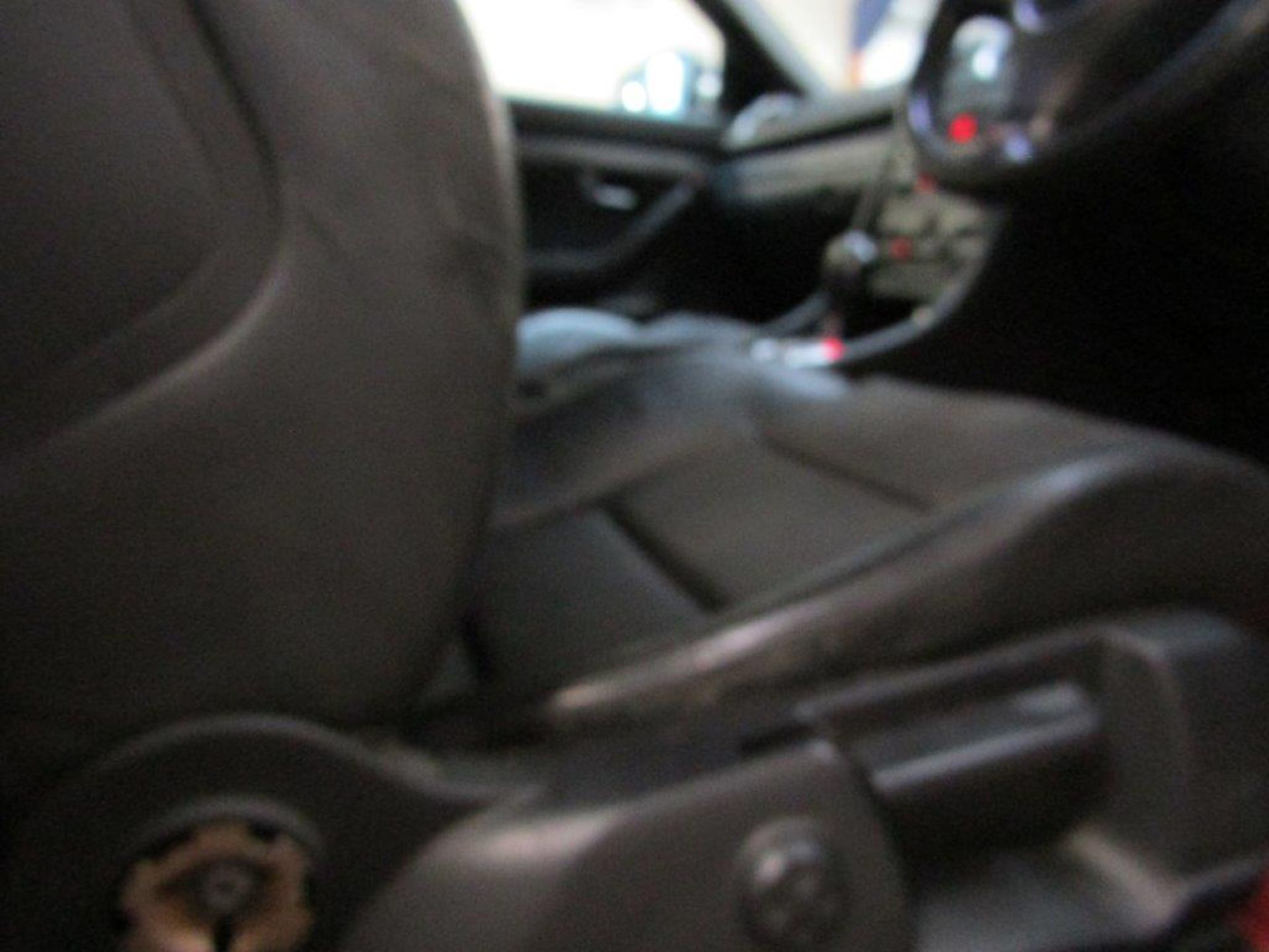 05 05 Audi A4 S line CVT - Image 5 of 21