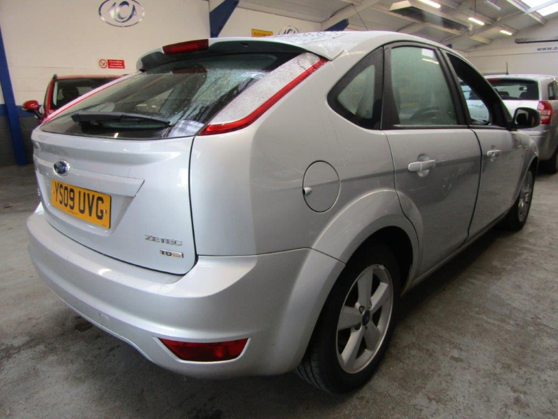 09 09 Ford Focus Zetec TD 115 - Image 18 of 20