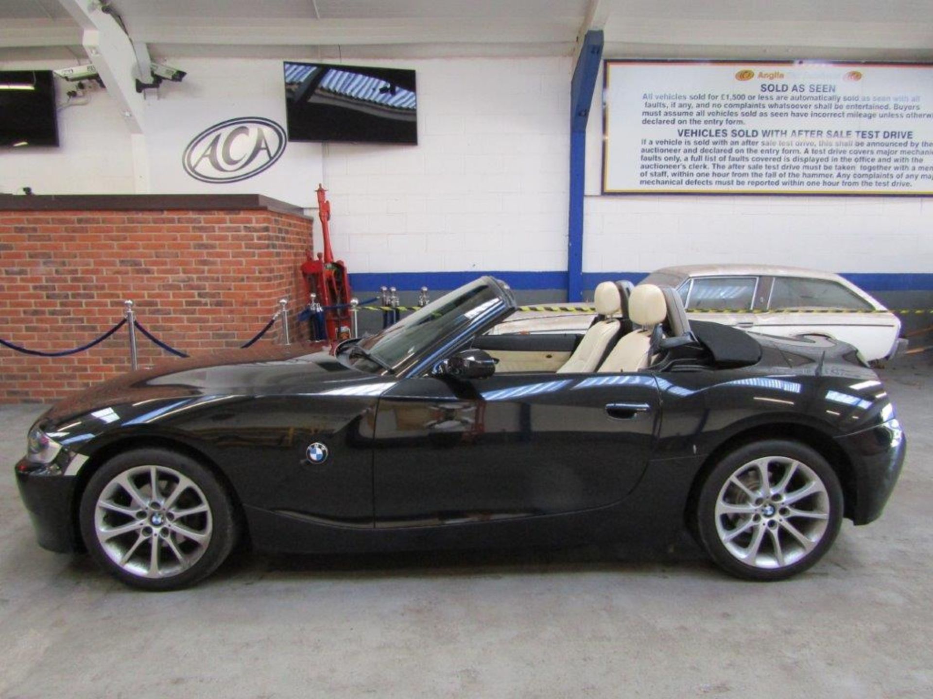 58 08 BMW Z4 2.0I Exclusive - Image 16 of 24