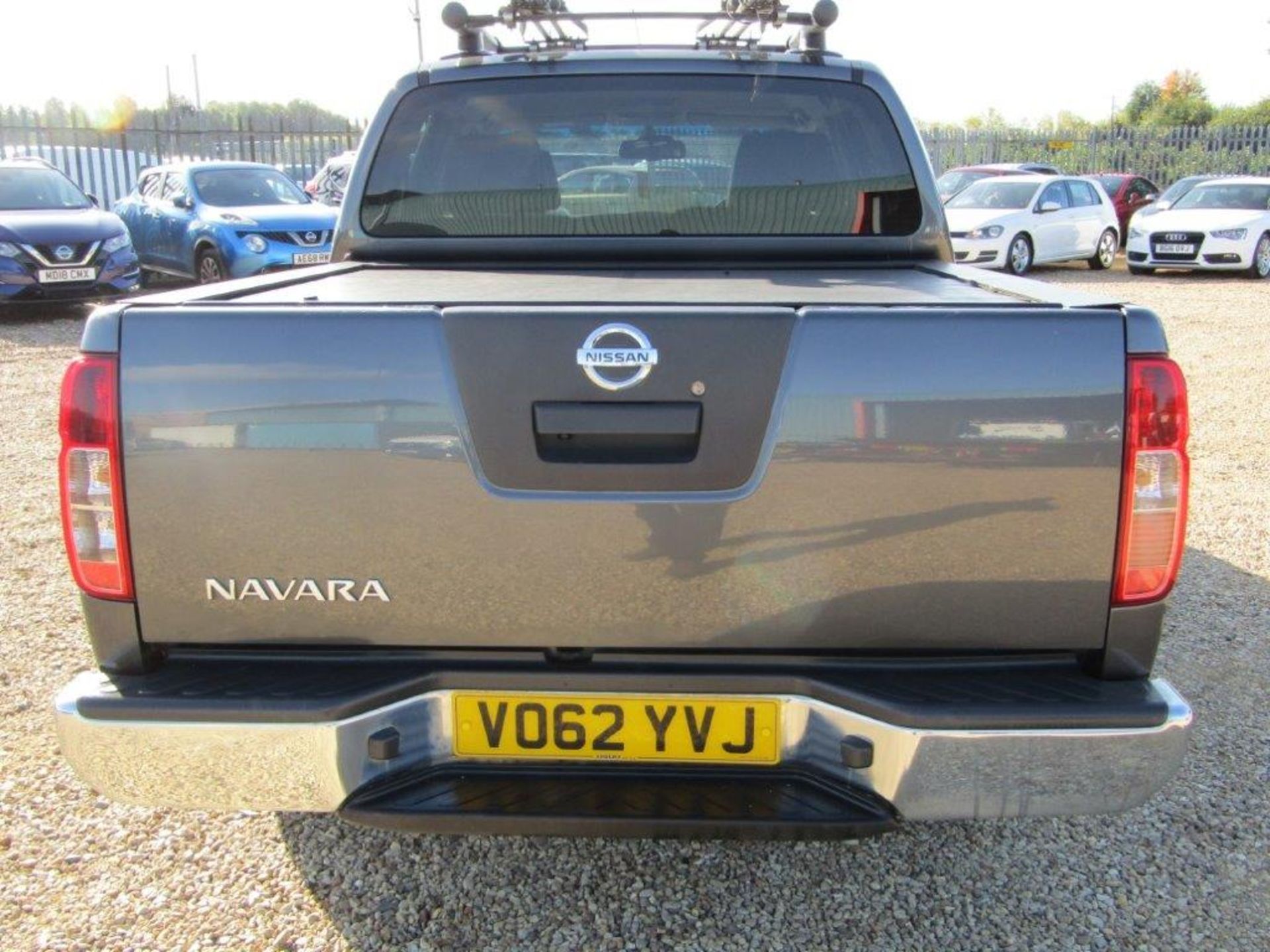 62 12 Nissan Navara Tekna - Image 13 of 30