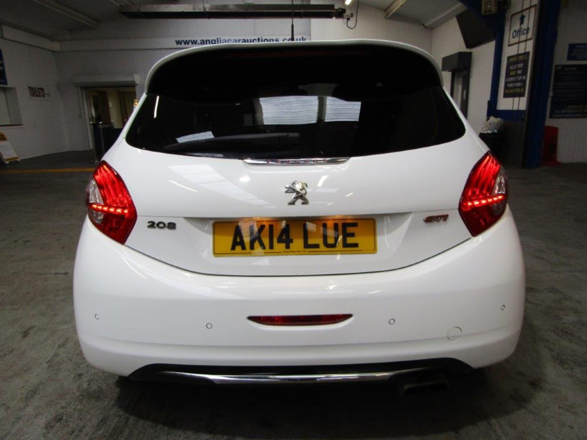 14 14 Peugeot 208 GTi - Image 17 of 25