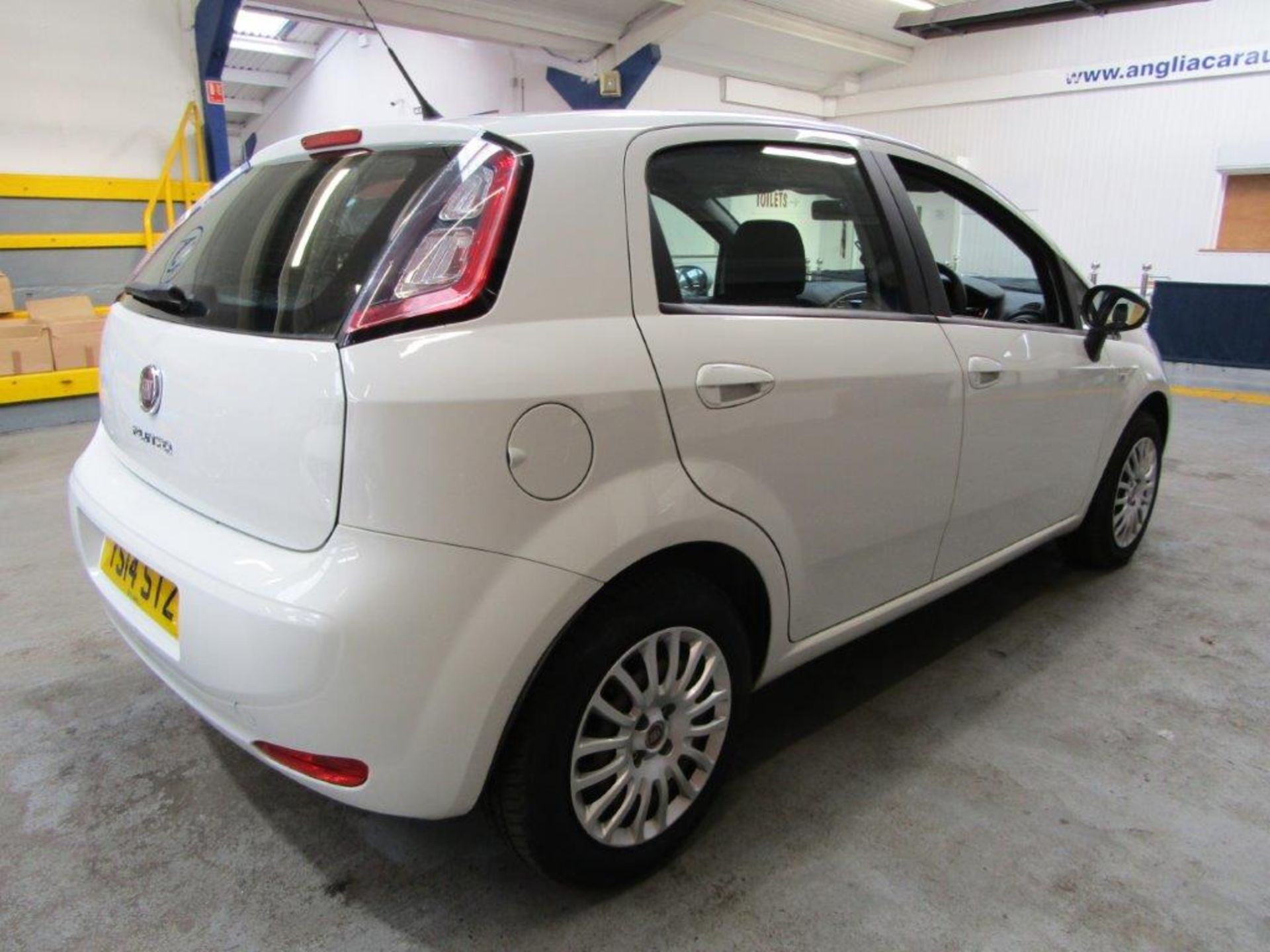 14 14 Fiat Punto Pop - Image 8 of 20