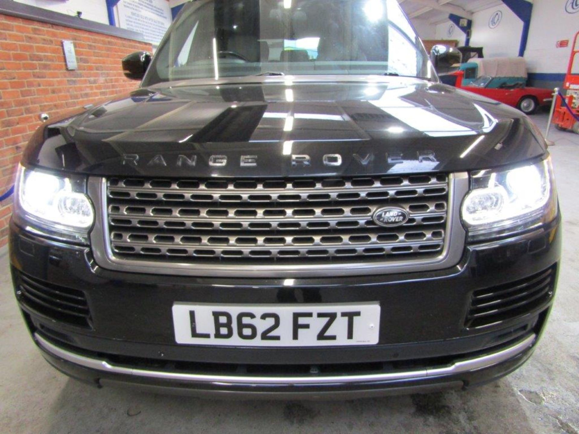 62 13 Range Rover Vogue TDV6 Auto - Image 38 of 46