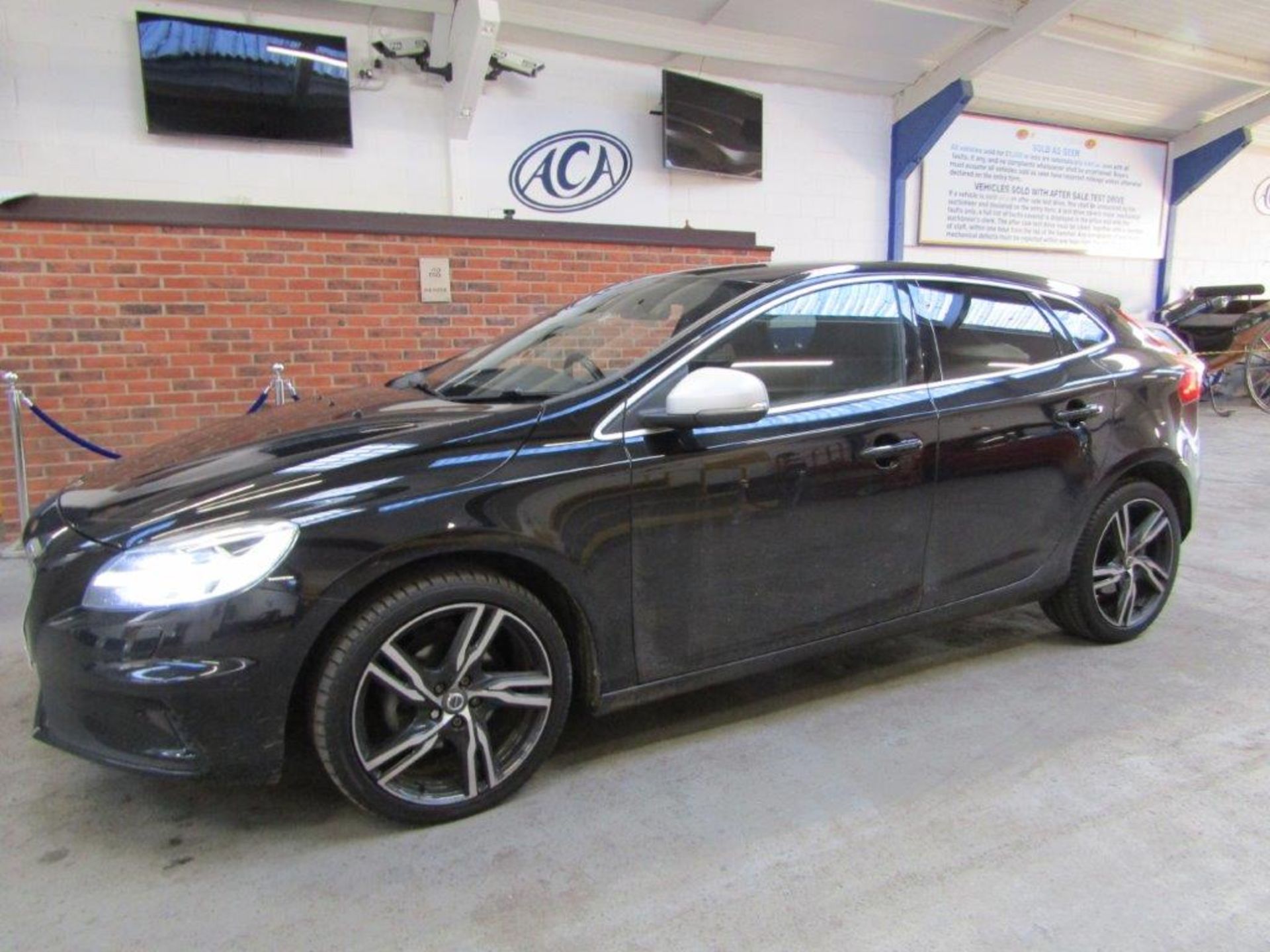 16 16 Volvo V40 R-Design Pro D2