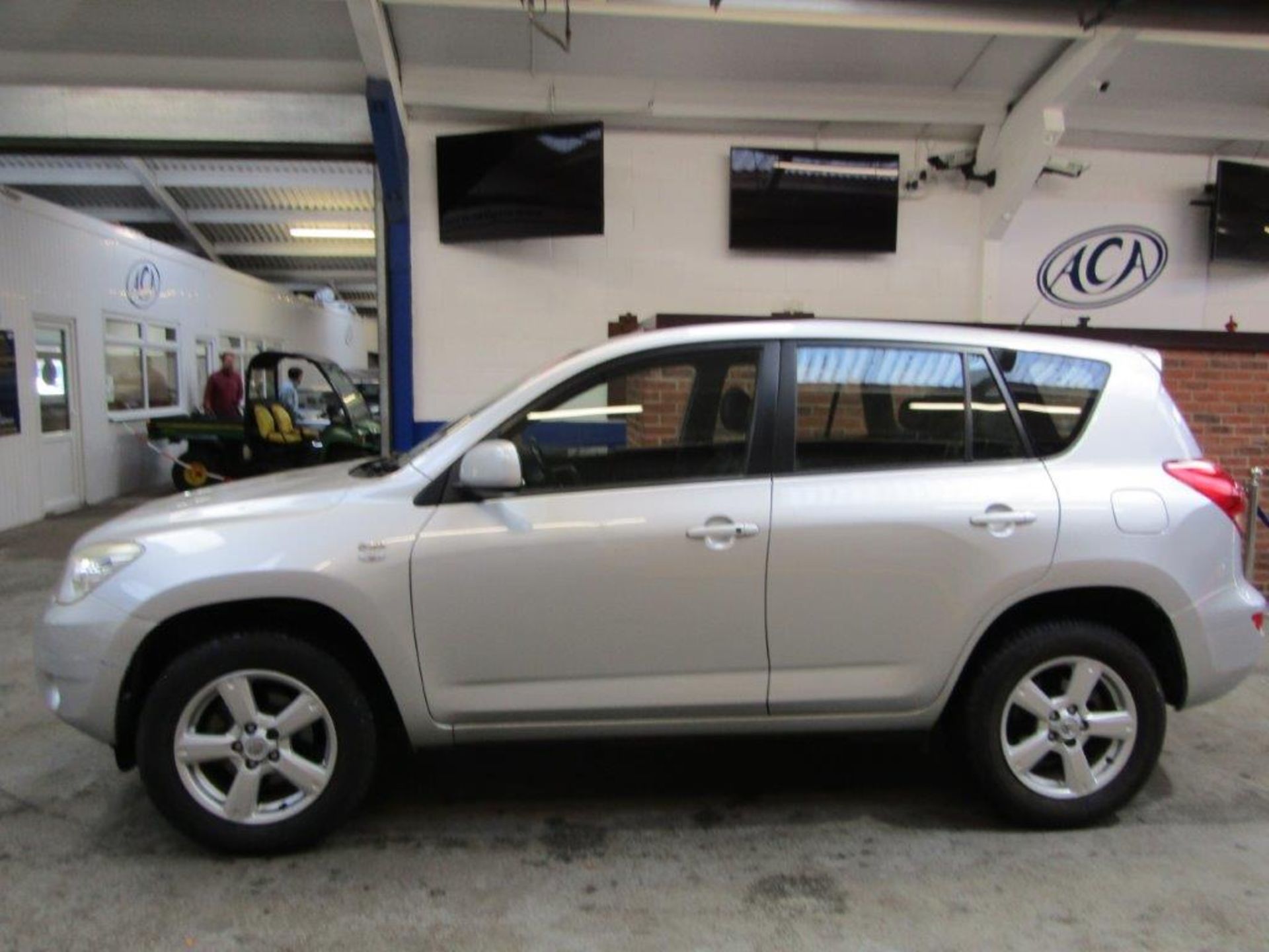 07 07 Toyota Rav4 XT5 D-4D - Image 2 of 24