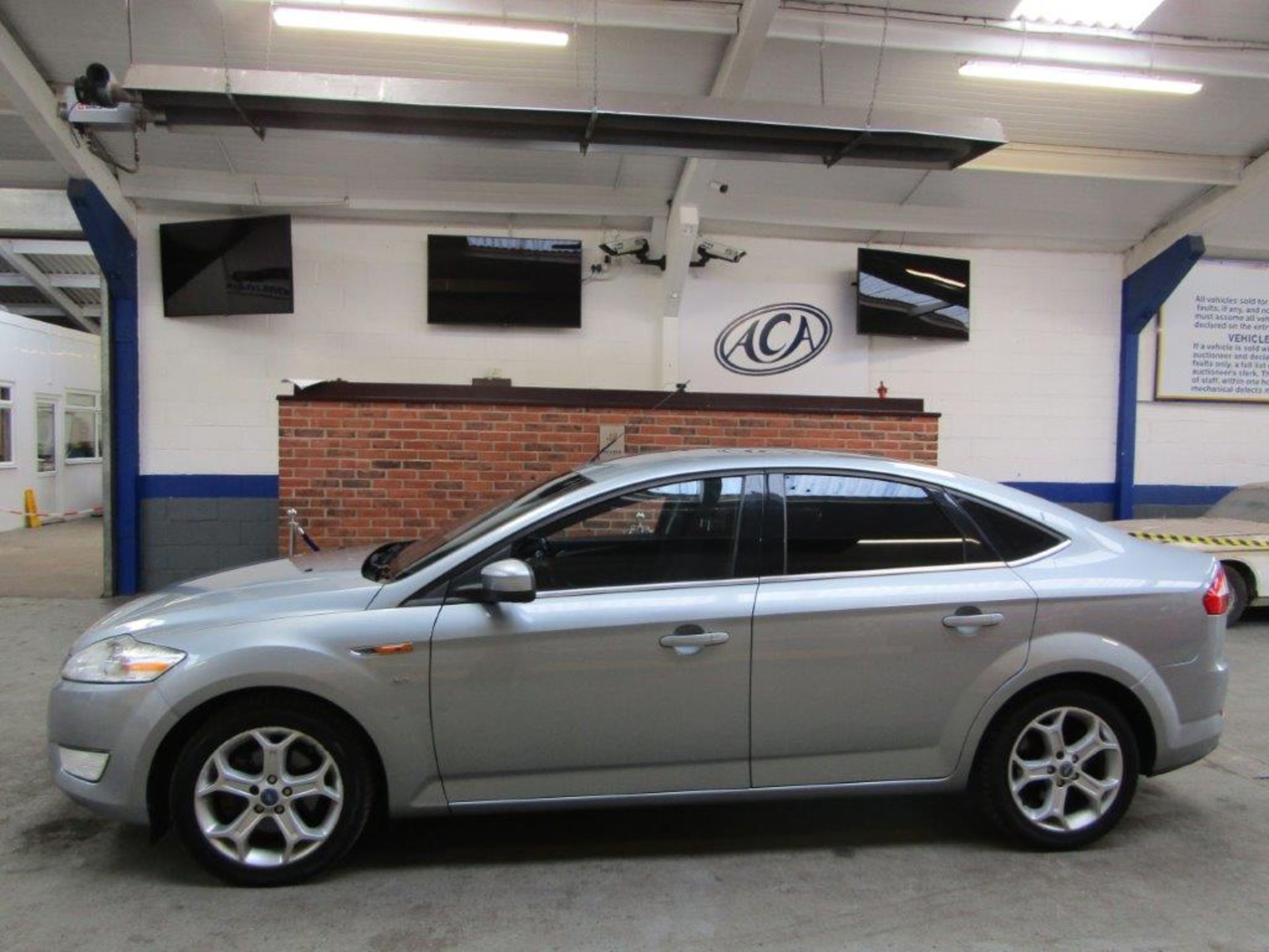 60 10 Ford Mondeo Titanium TDCI 161 - Image 2 of 23