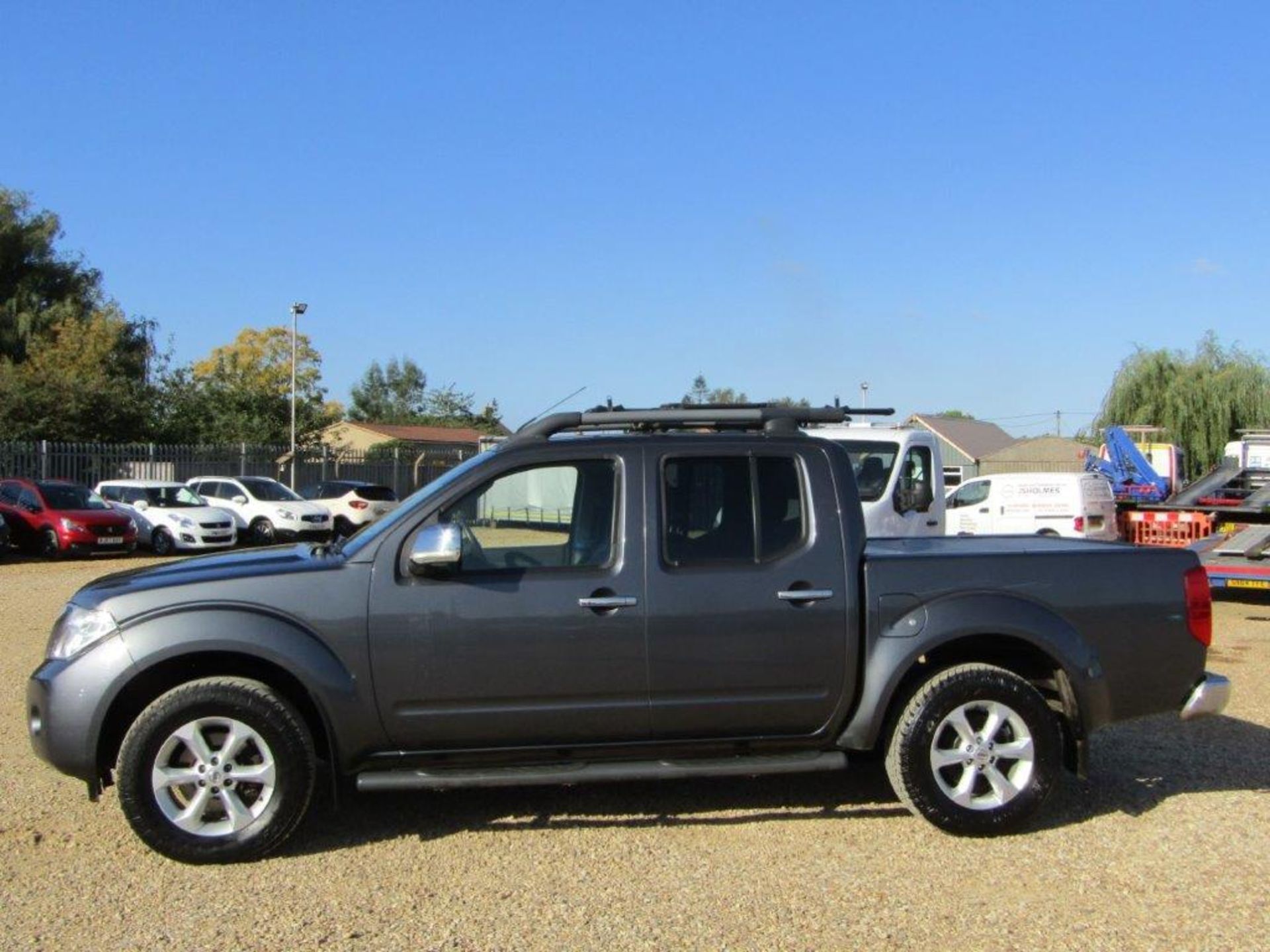 62 12 Nissan Navara Tekna - Image 14 of 30