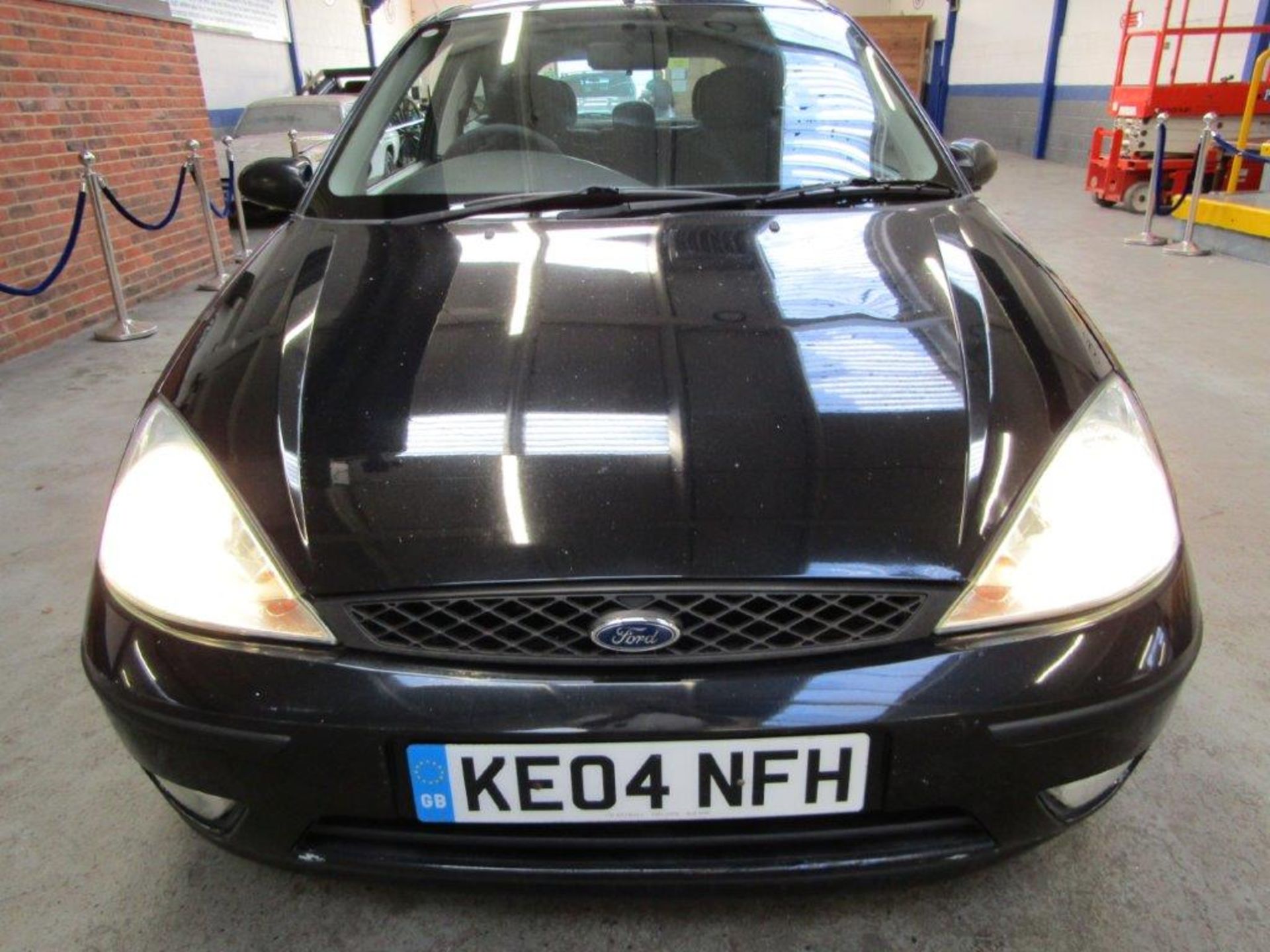 04 04 Ford Focus Zetec - Image 12 of 18