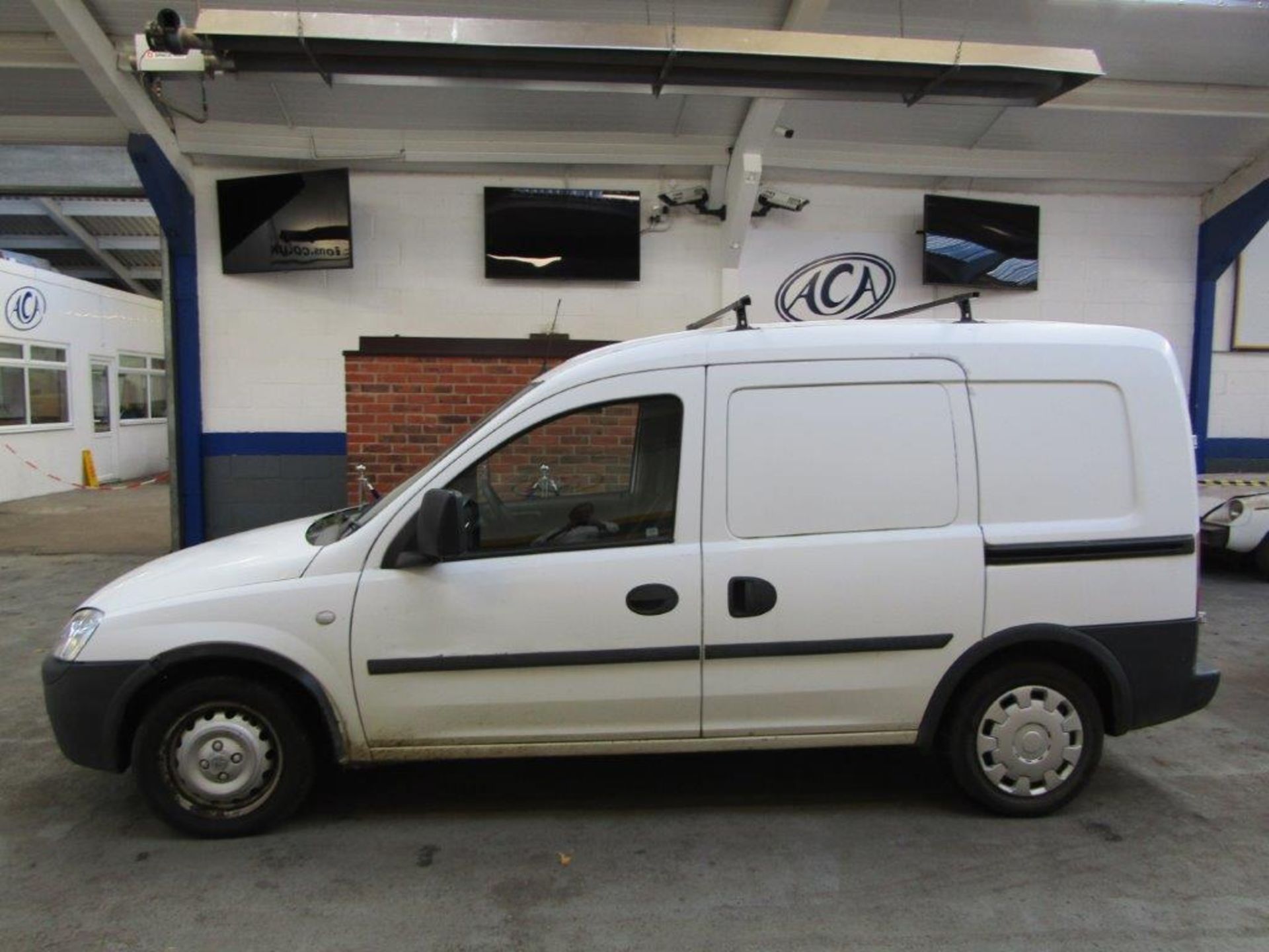 56 06 Vauxhall Combo 1700 CDTI - Image 2 of 21