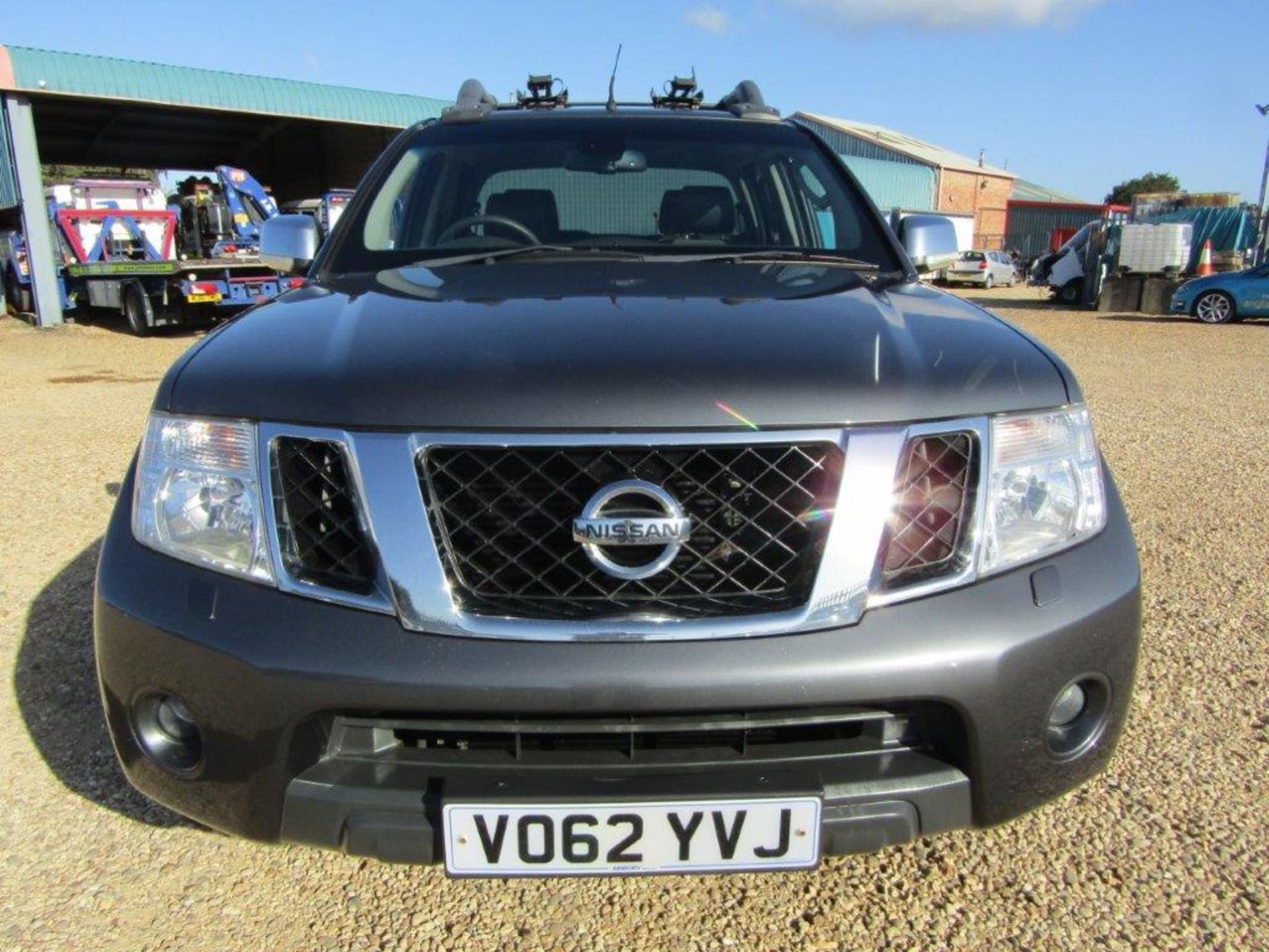 62 12 Nissan Navara Tekna - Image 15 of 30