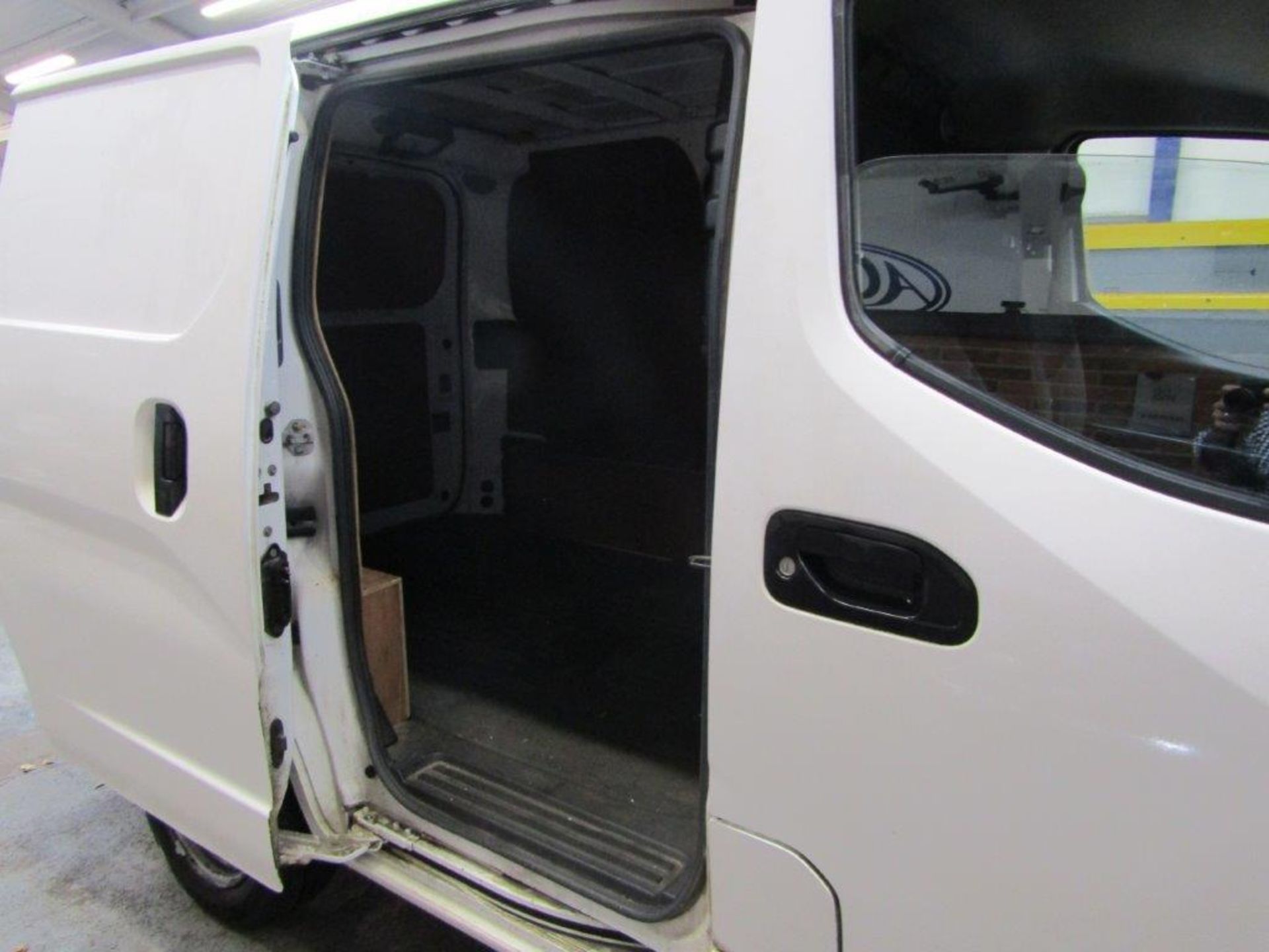 61 12 Nissan NV200 SE DCi - Image 13 of 20