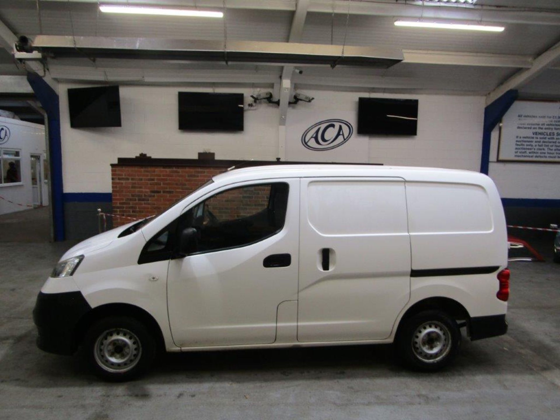 61 12 Nissan NV200 SE DCi - Image 2 of 20