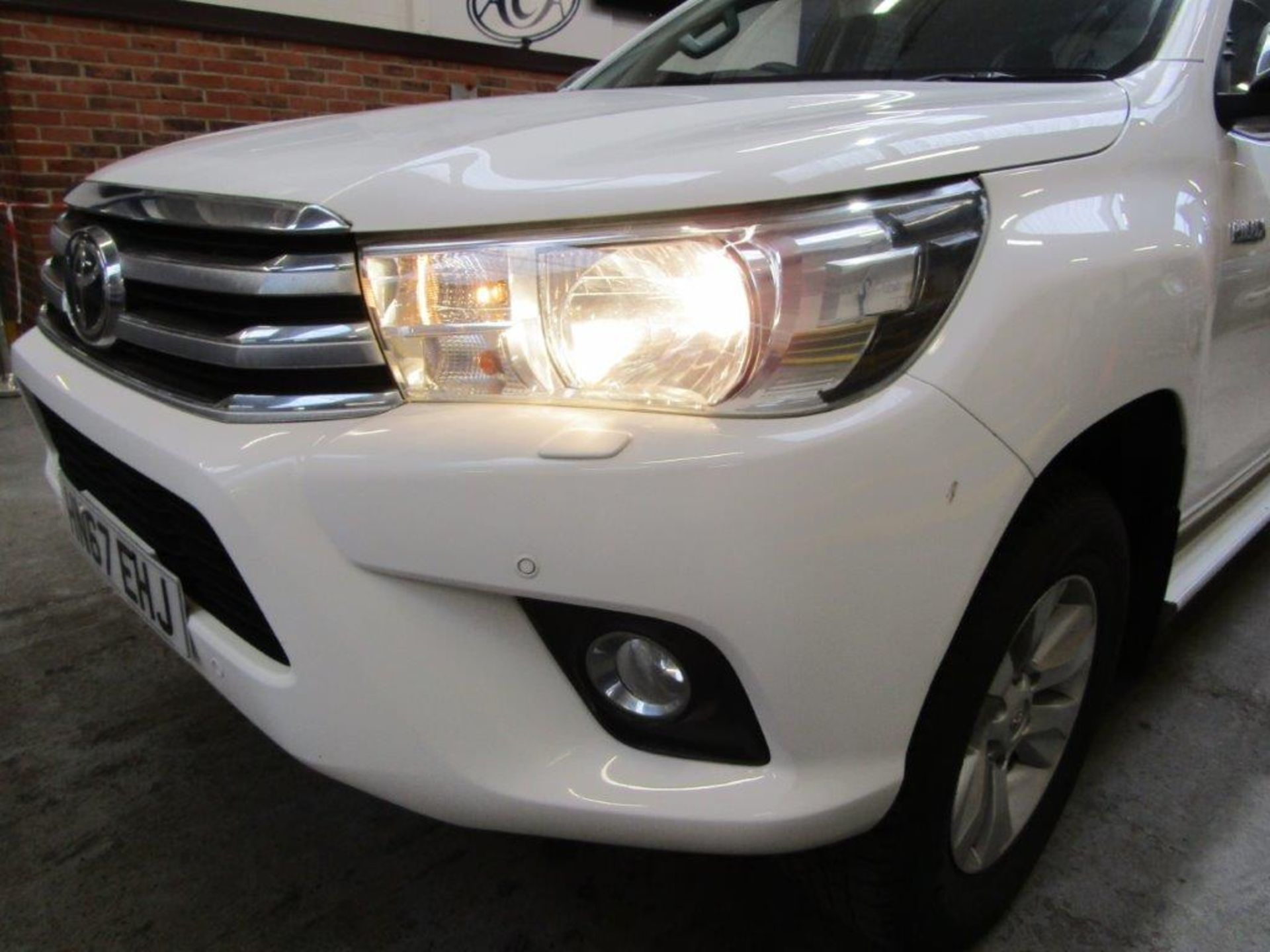 67 17 Toyota Hilux Icon D-4D 4WD - Image 35 of 35
