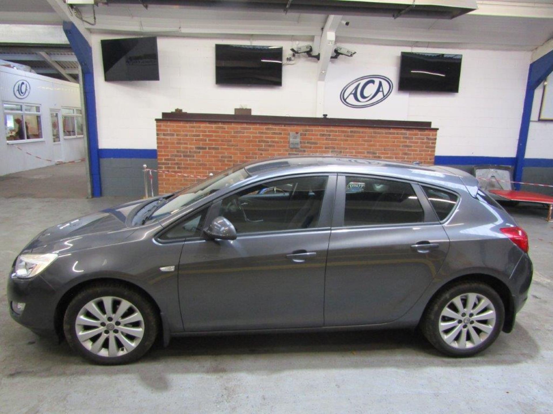 59 09 Vauxhall Astra Exclusiv 113 - Image 2 of 19