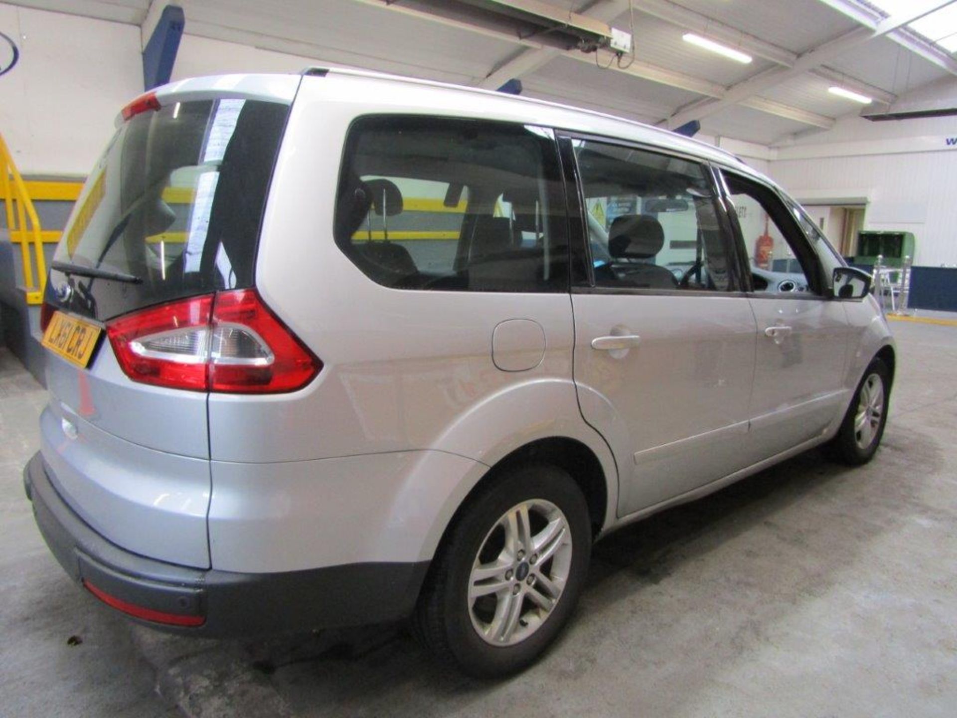 61 11 Ford Galaxy Zetec TDCi Auto - Image 16 of 33