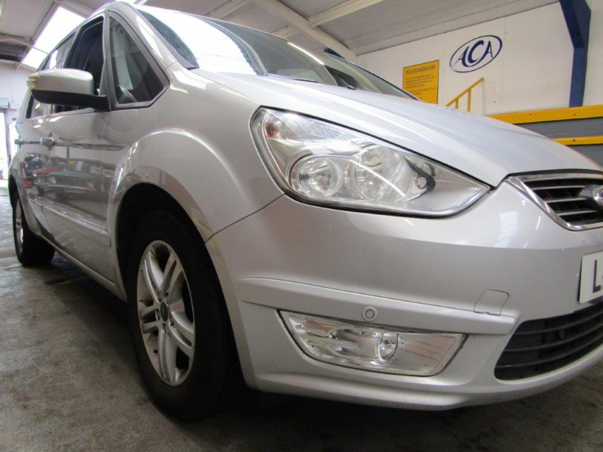 61 11 Ford Galaxy Zetec TDCi Auto - Image 32 of 33