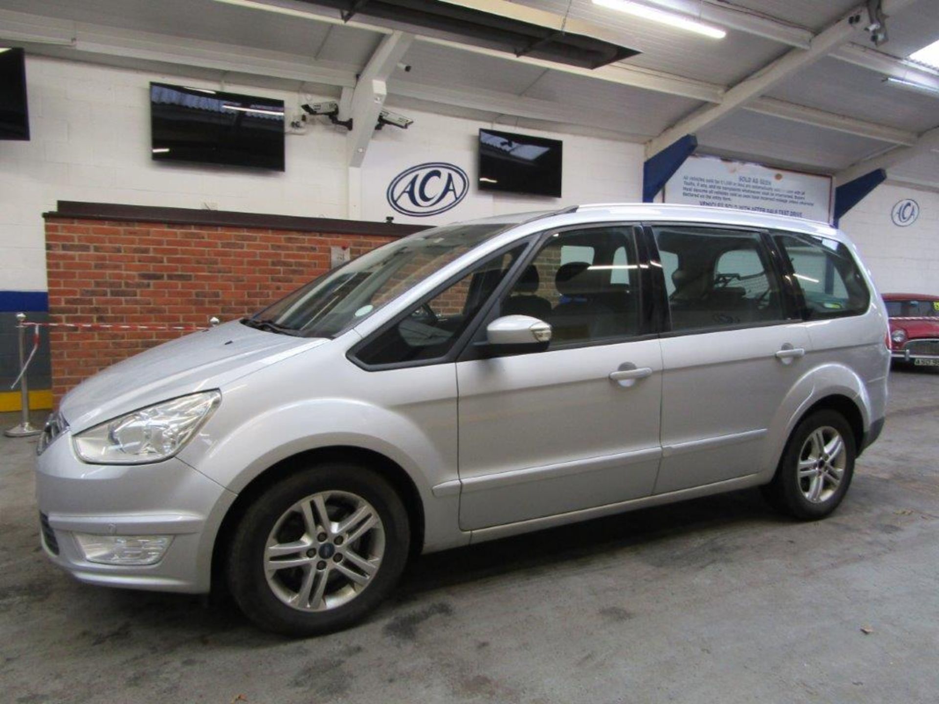 63 13 Ford Galaxy Zetec TDCi Auto - Image 2 of 22