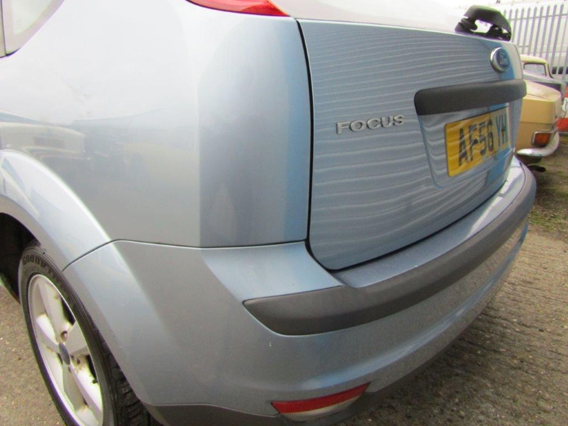 56 06 Ford Focus Zetec Climate - Image 3 of 20