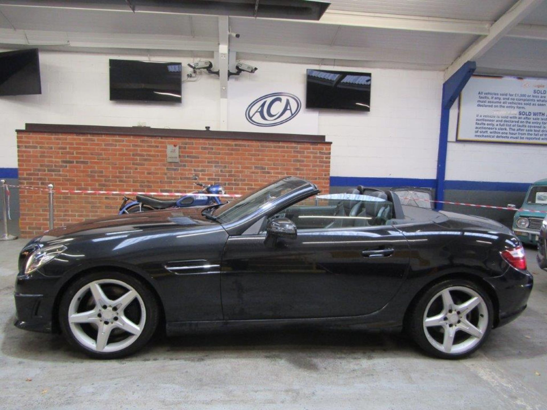 13 13 Mercedes SLK250 AMG Sport CDi - Image 2 of 23