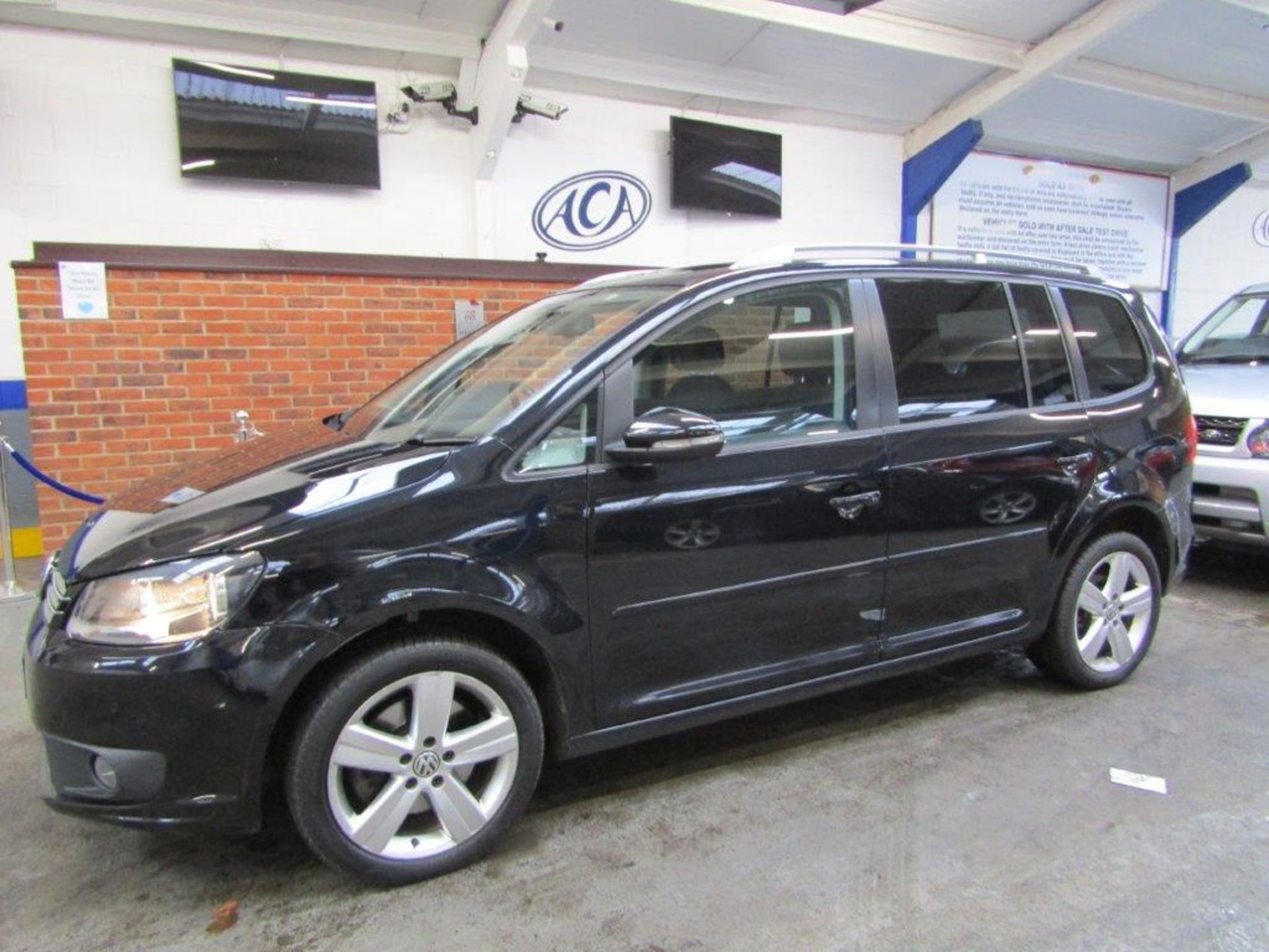 64 14 VW Touran SE Bluemotion TD