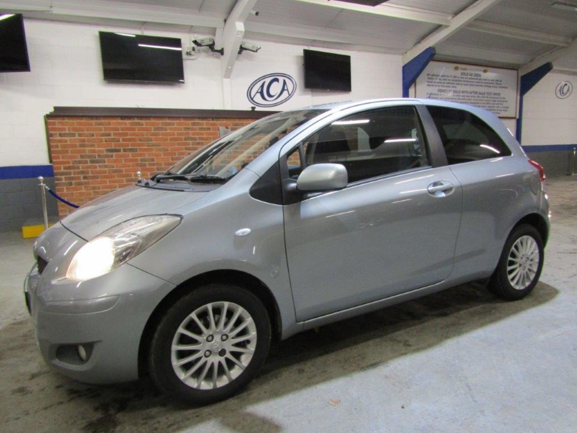 09 09 Toyota Yaris SR VVT-I