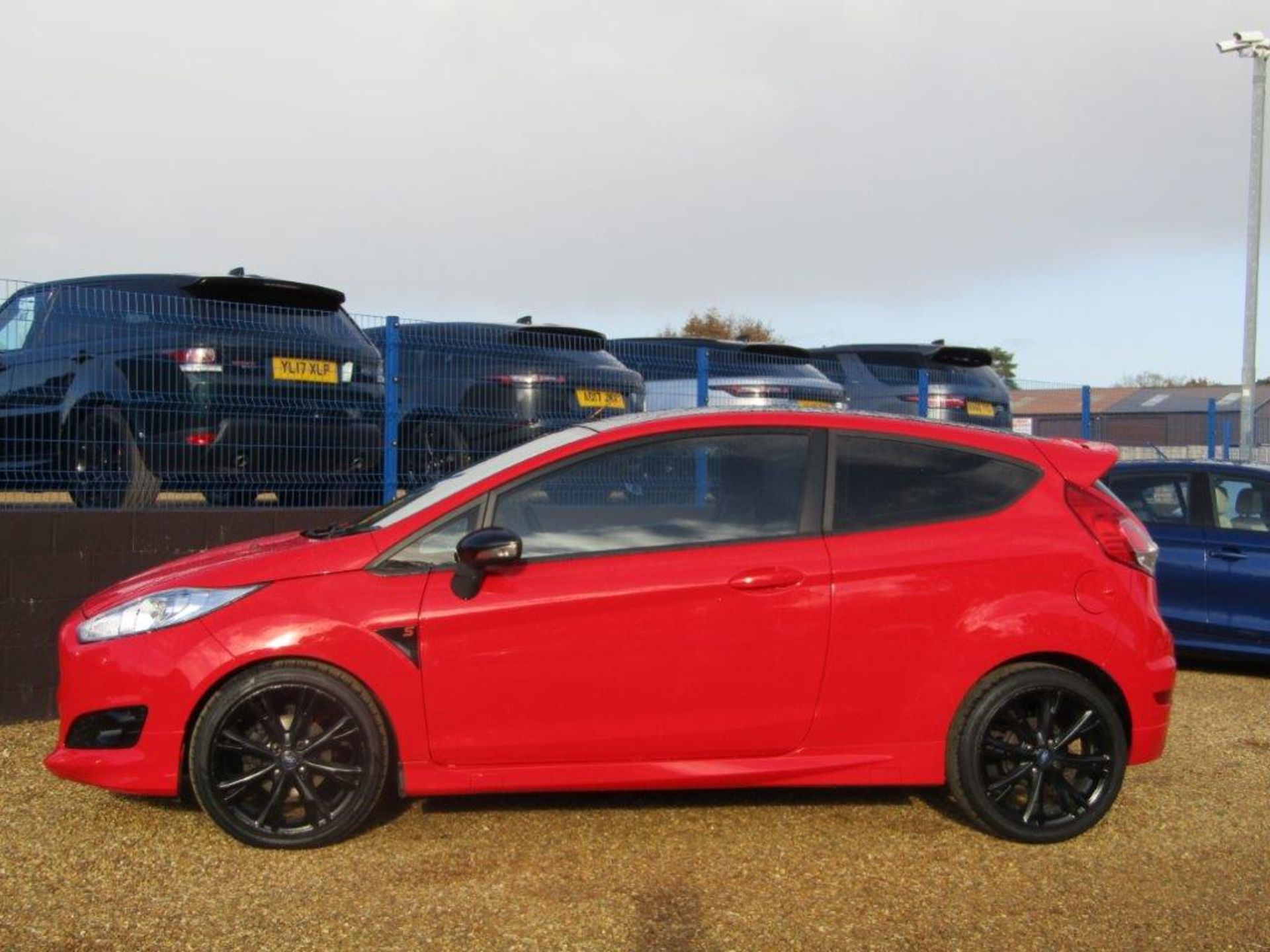 13 13 Ford Fiesta Zetec S - Image 2 of 21