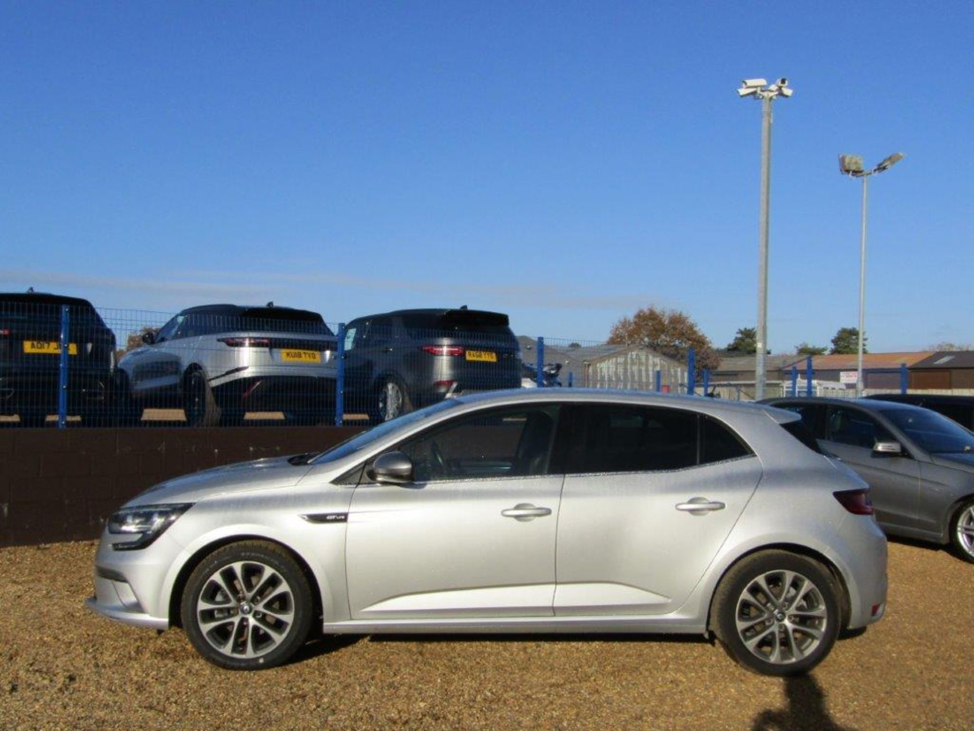 17 17 Renault Megane GT Line NAV DCi - Image 2 of 21