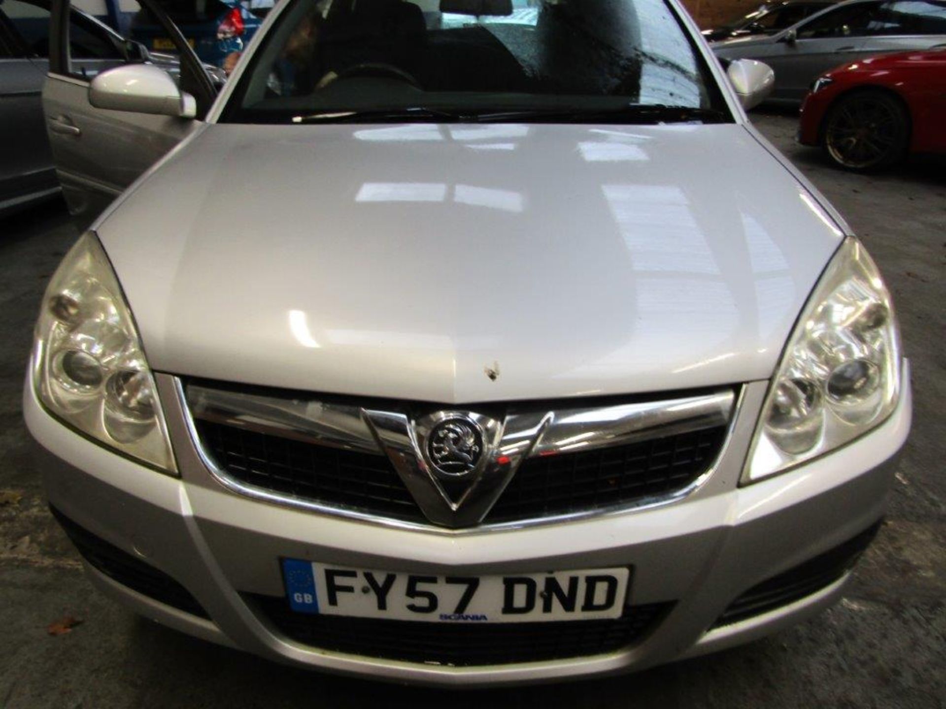 57 07 Vauxhall Vectra Exclusiv - Image 9 of 25