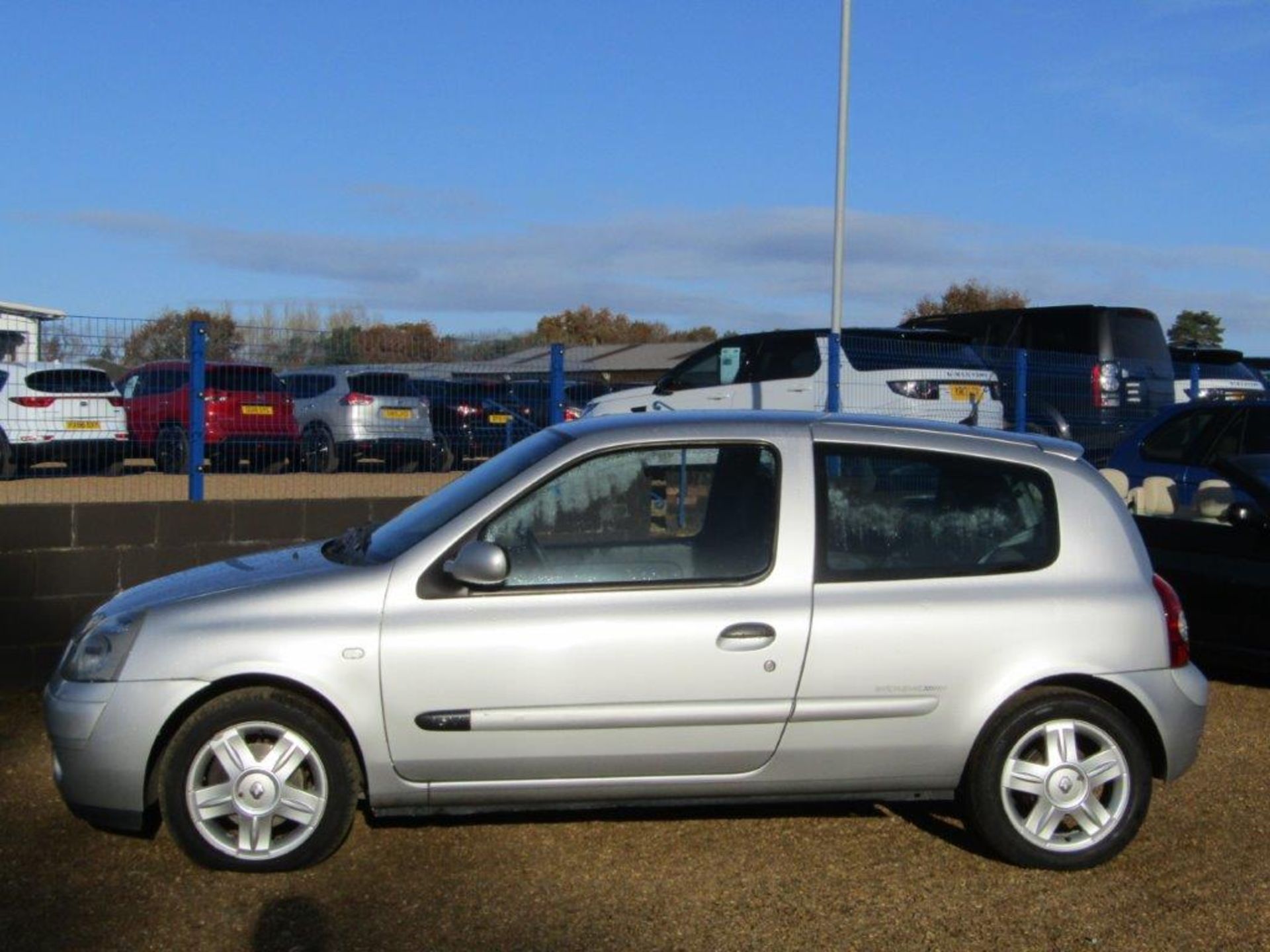 55 05 Renault Clio Extreme 16V - Image 3 of 19