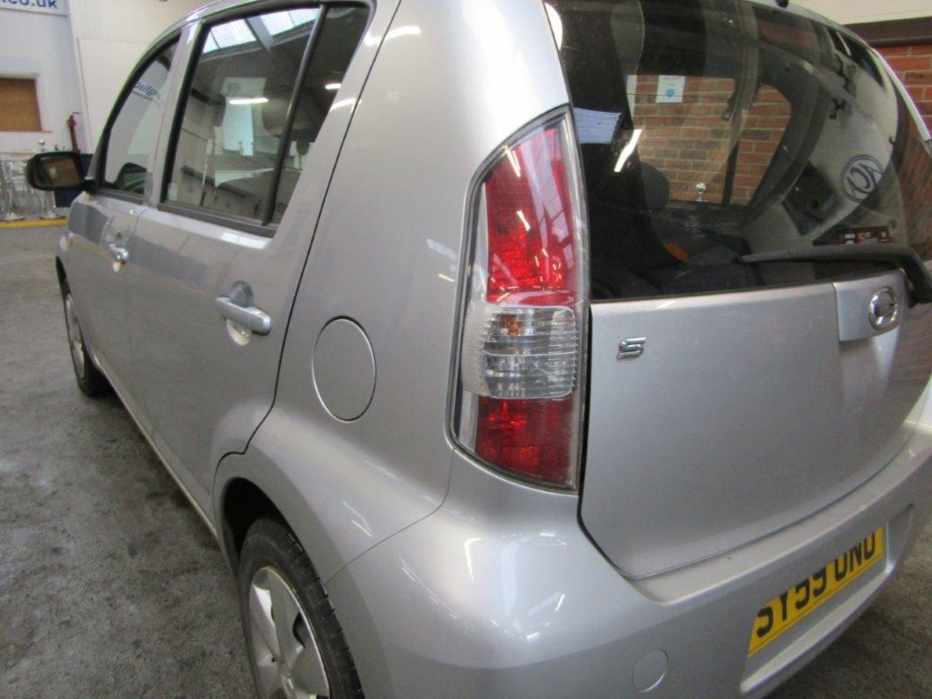 59 09 Daihatsu Sirion S - Image 15 of 22