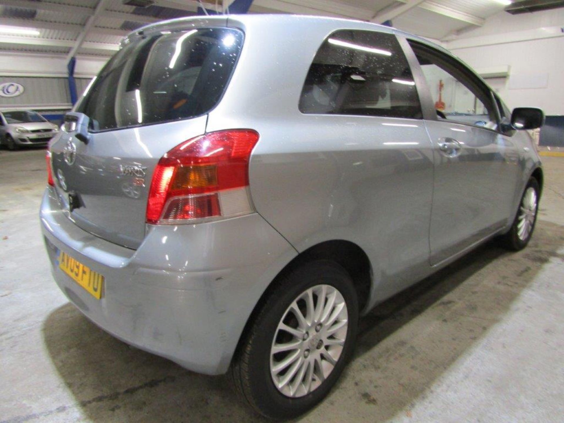 09 09 Toyota Yaris SR VVT-I - Image 13 of 22