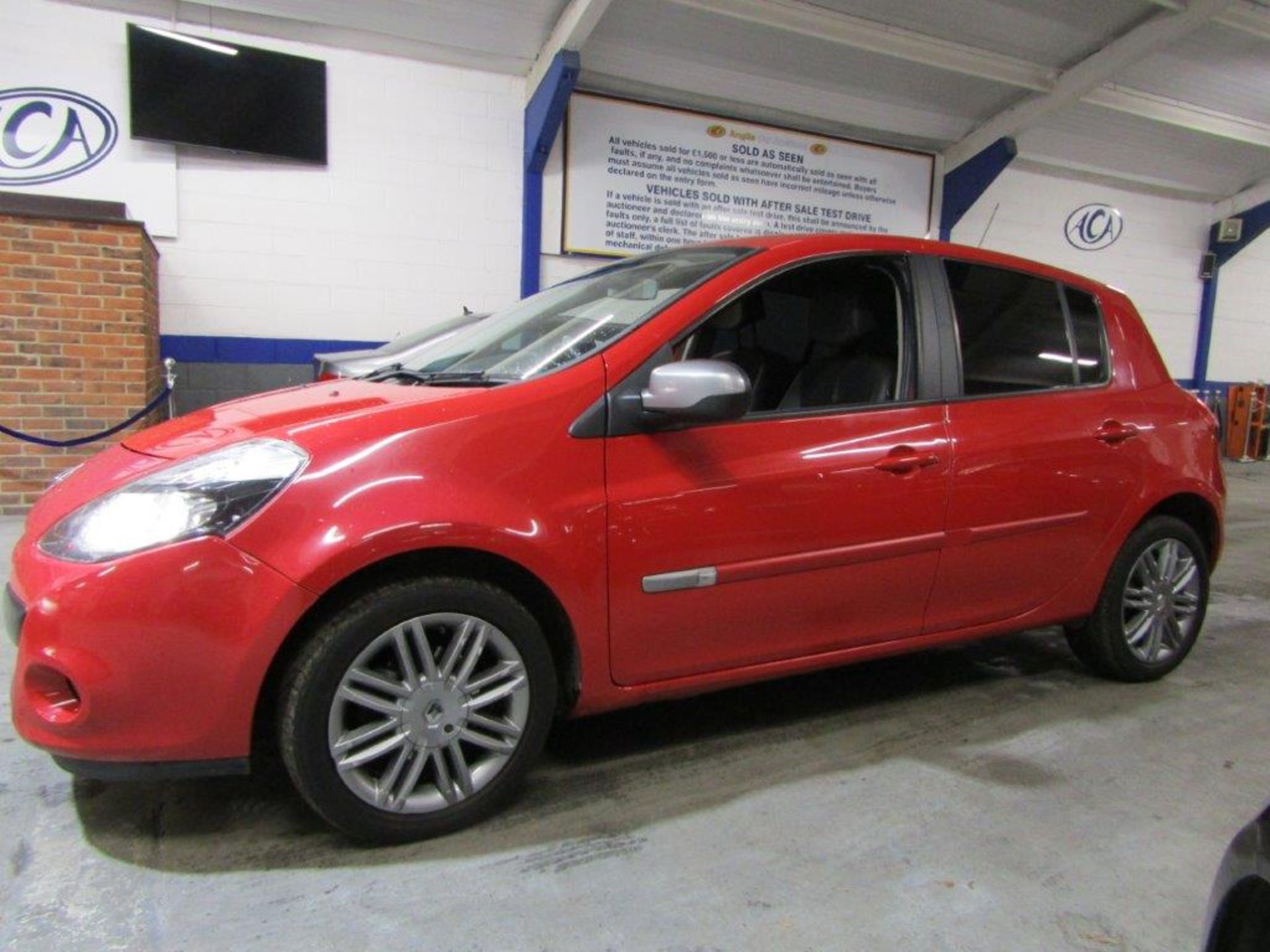 62 12 Renault Clio Dyn Tomtom