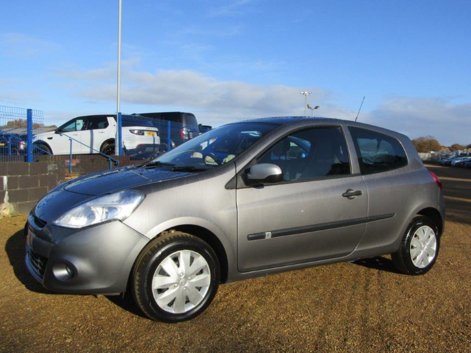 11 11 Renault Clio Bizu