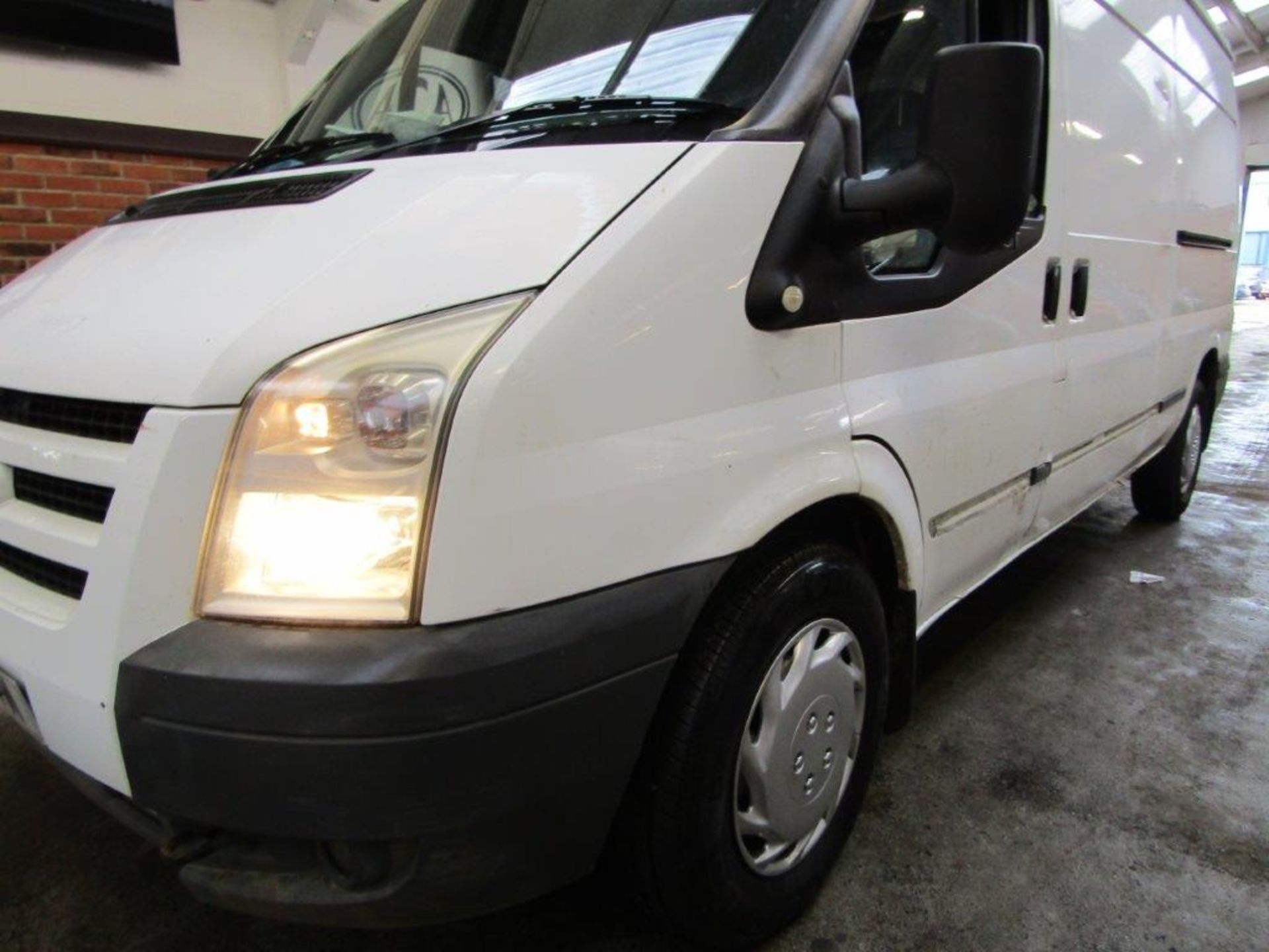 10 10 Ford Transit 115 T300L Trend R - Image 4 of 36