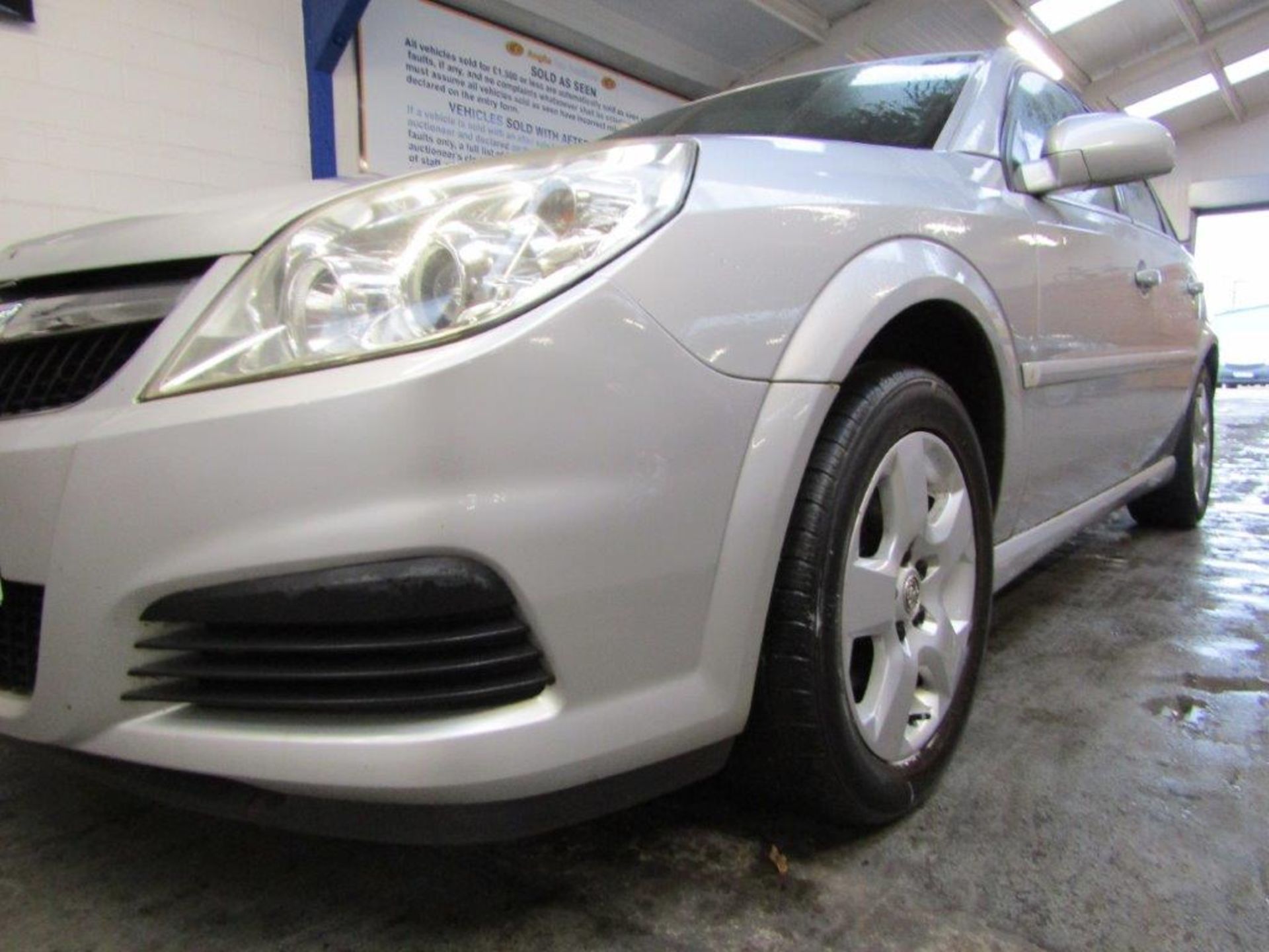 57 07 Vauxhall Vectra Exclusiv - Image 16 of 25