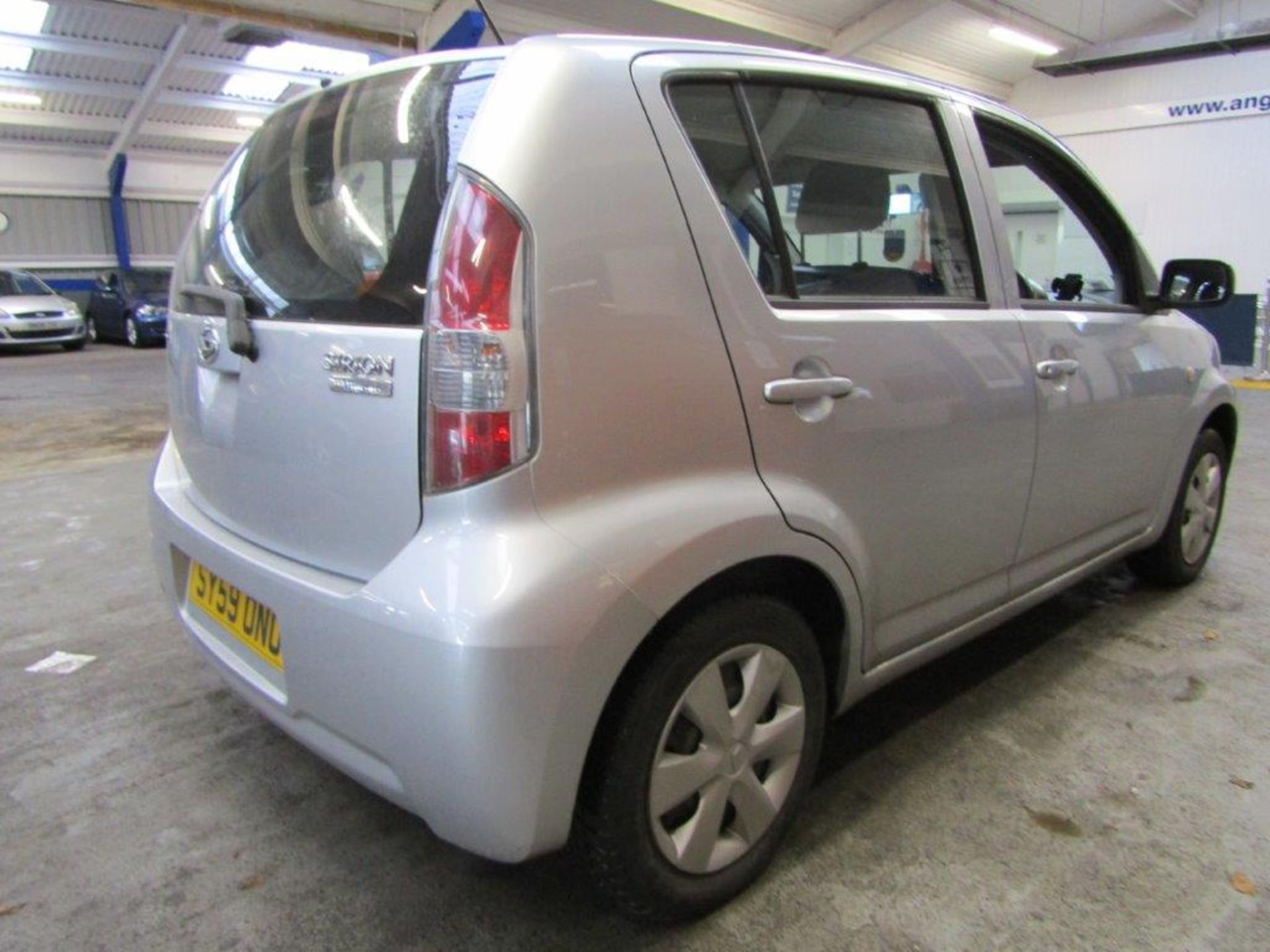 59 09 Daihatsu Sirion S - Image 6 of 22