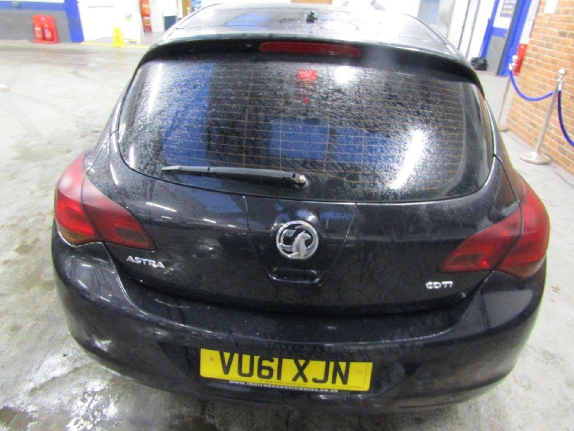 61 11 Vauxhall Astra Exclusiv CDTi - Image 3 of 24