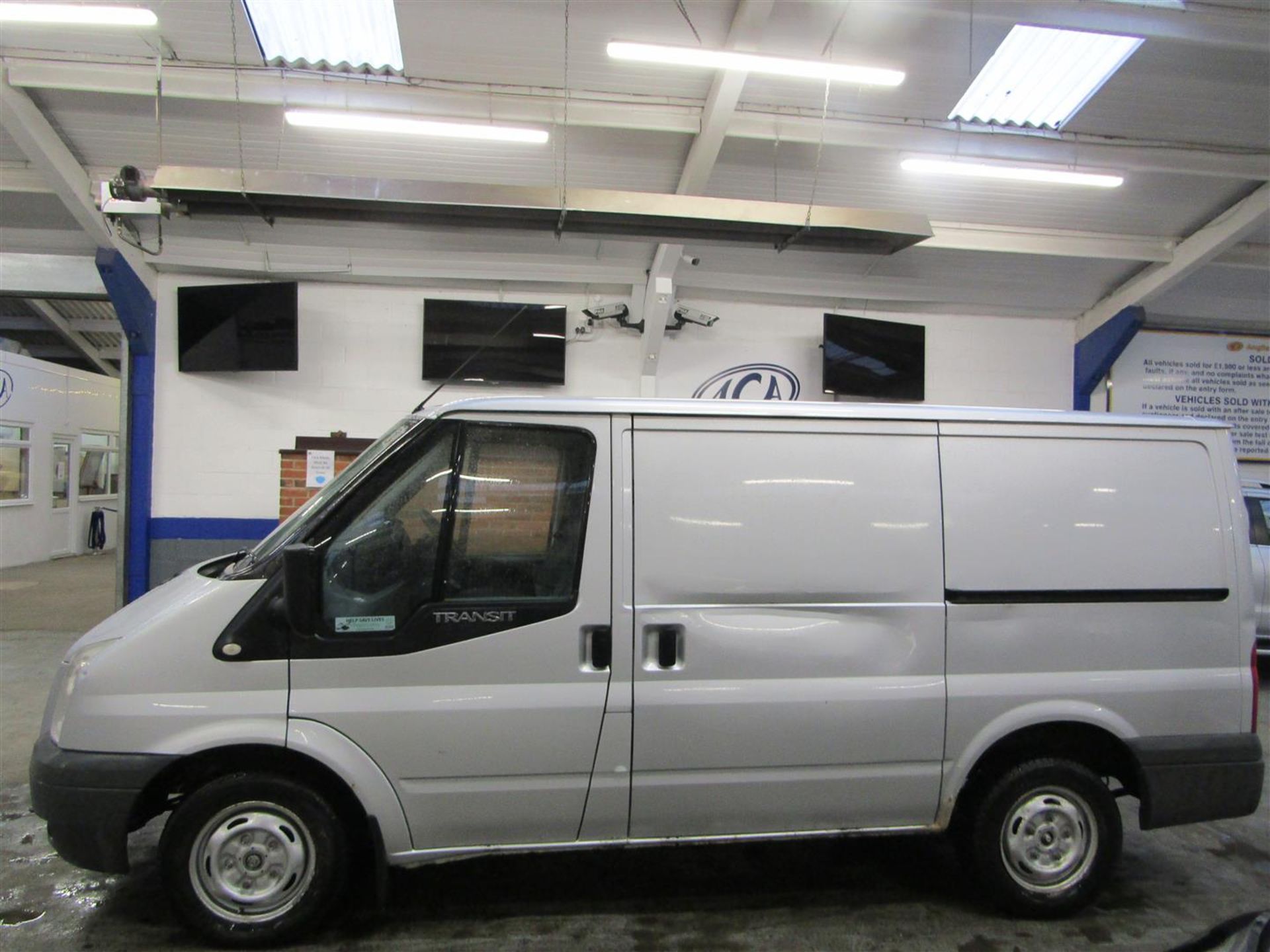 56 06 Ford Transit 130 T280S FWD