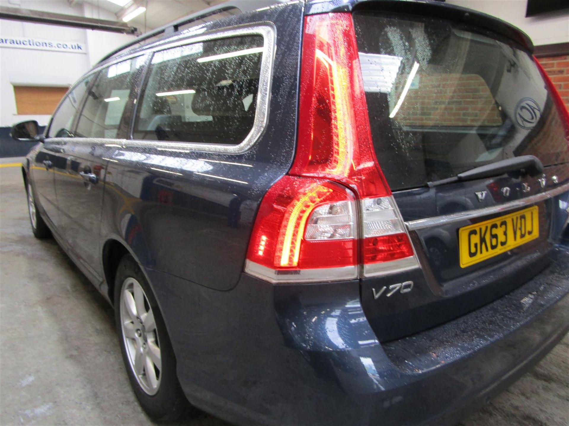 63 14 Volvo V70 Business Ed D2 - Image 12 of 25