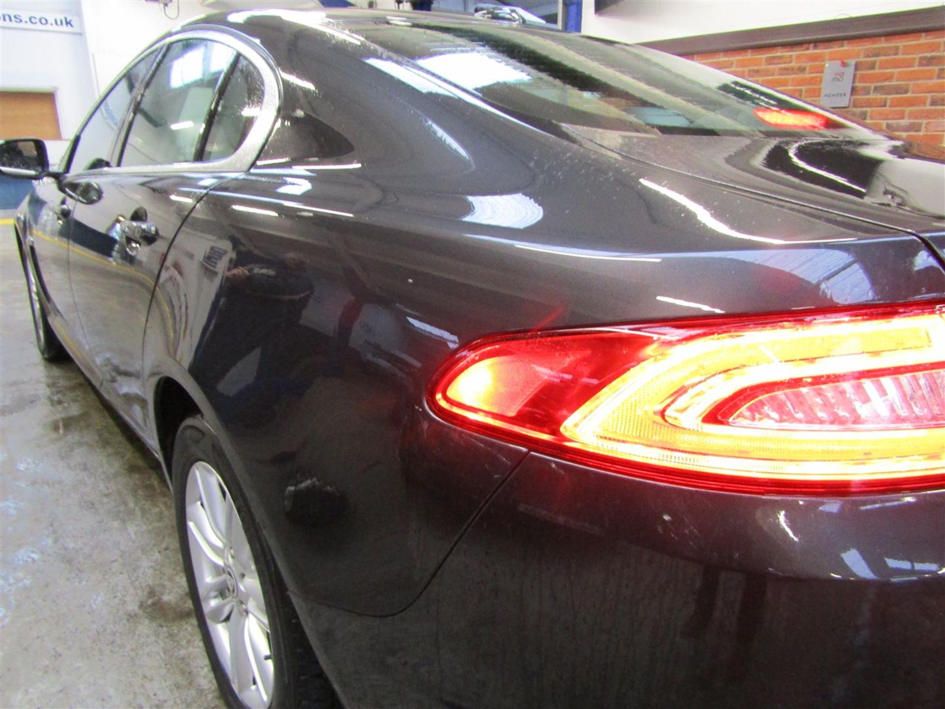 62 12 Jaguar XF Luxury D - Image 7 of 22