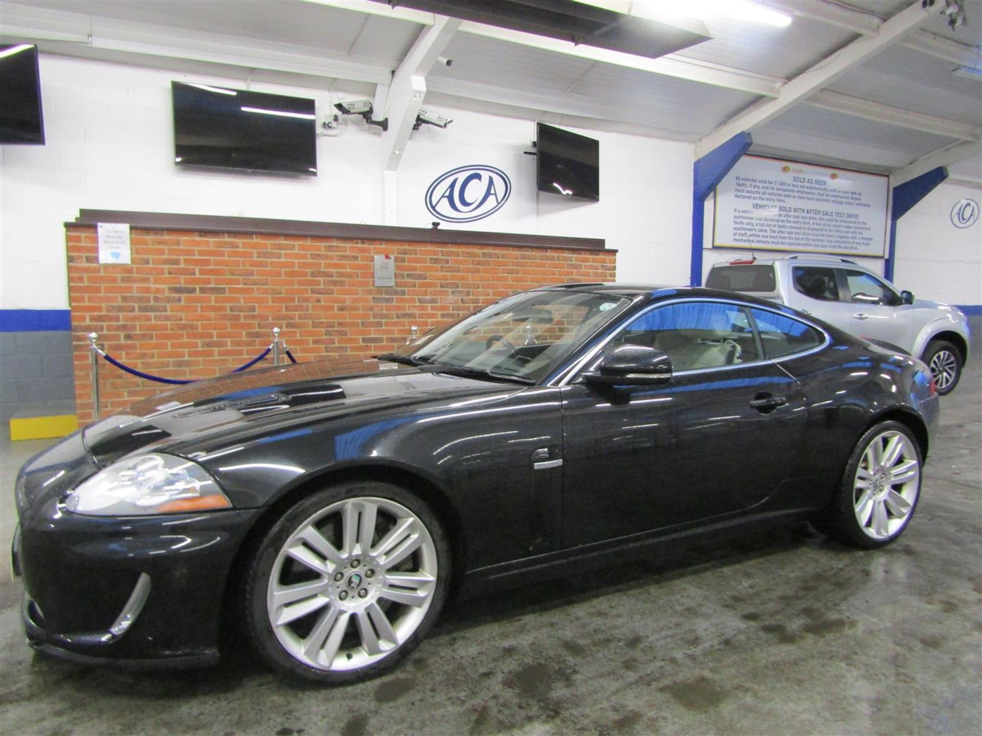 10 10 Jaguar XKR Auto