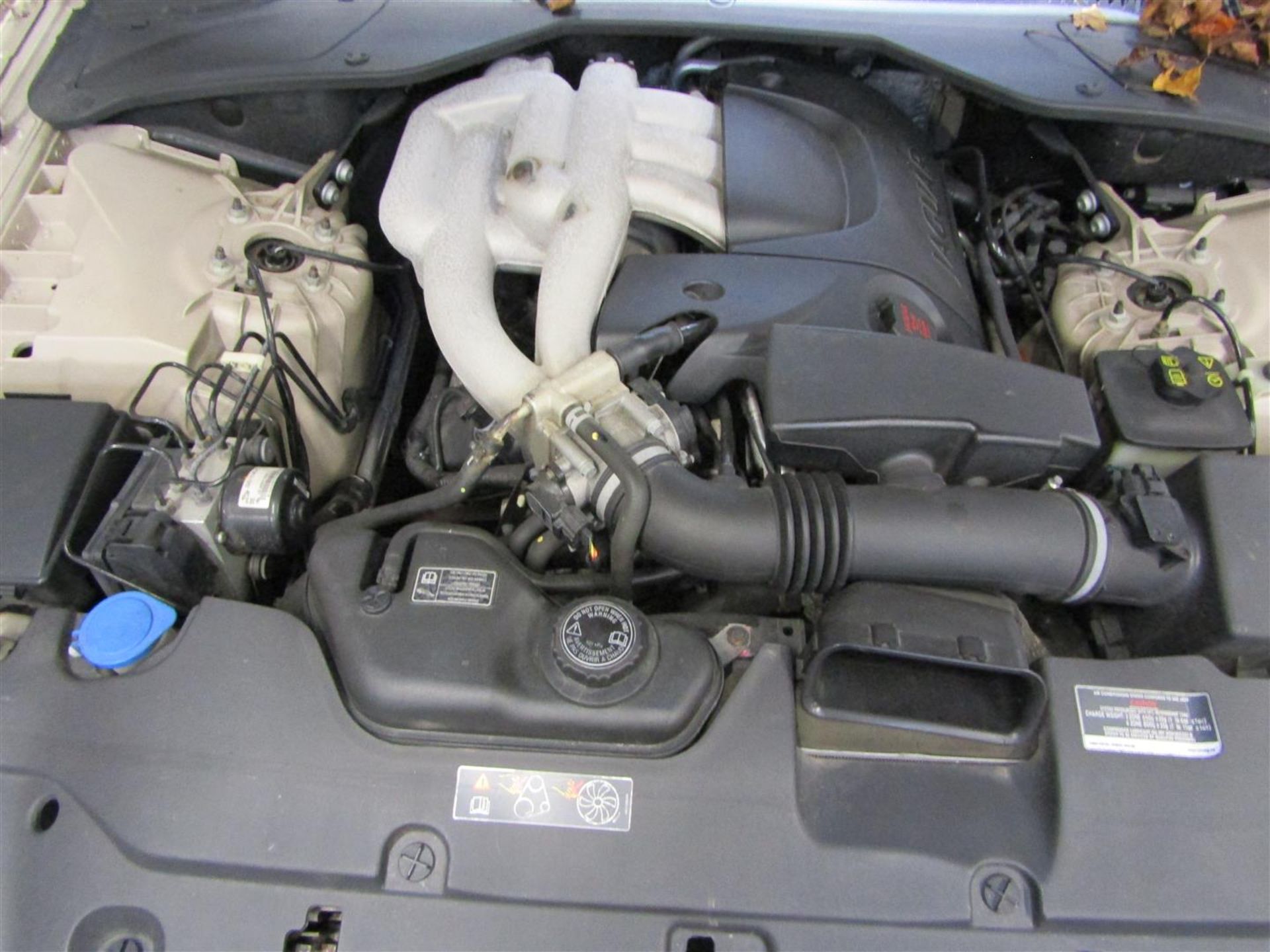 04 04 Jaguar XJ6 V6 - Image 11 of 31